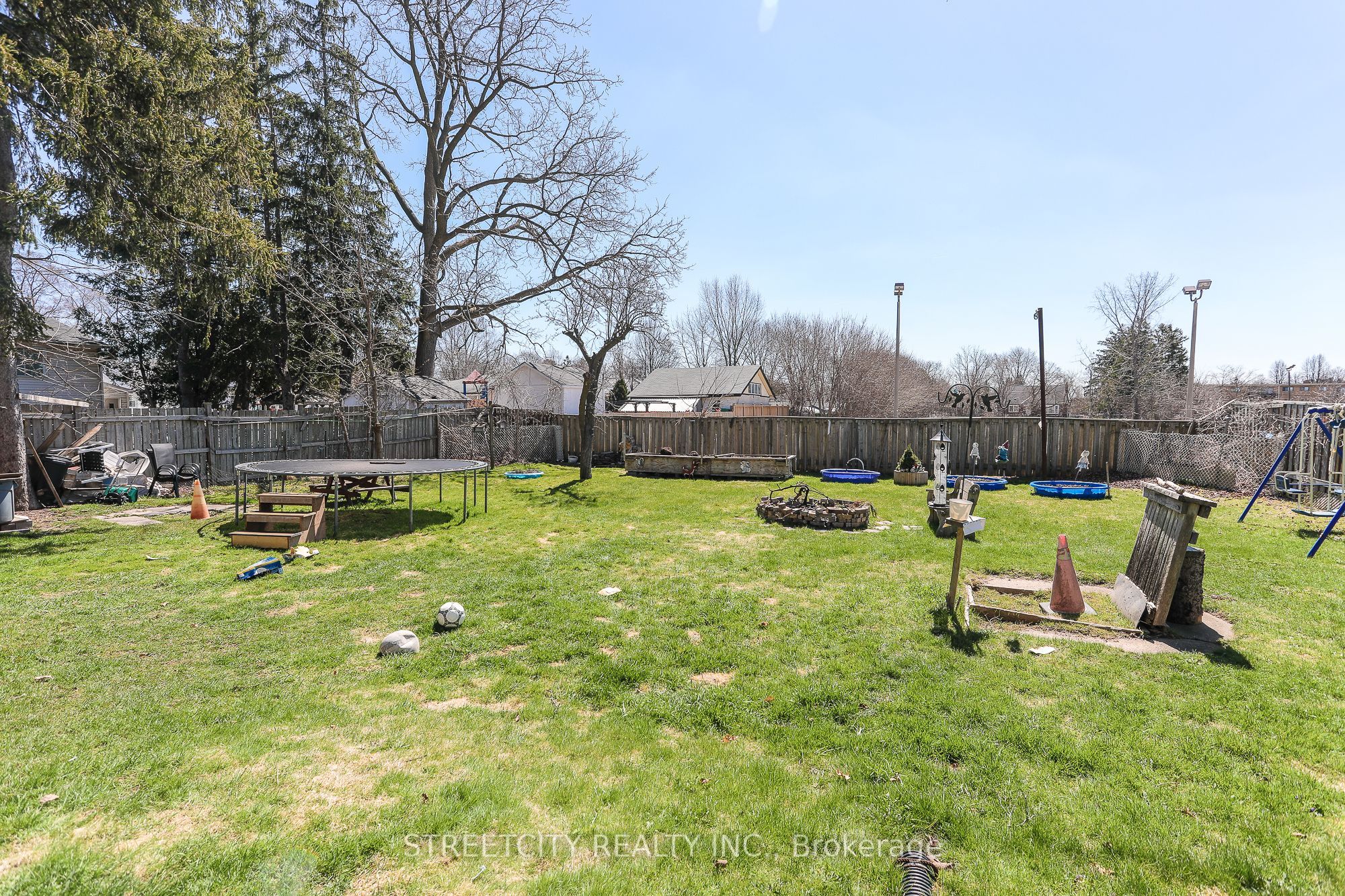 1843 Dundas Street Property Photo 15