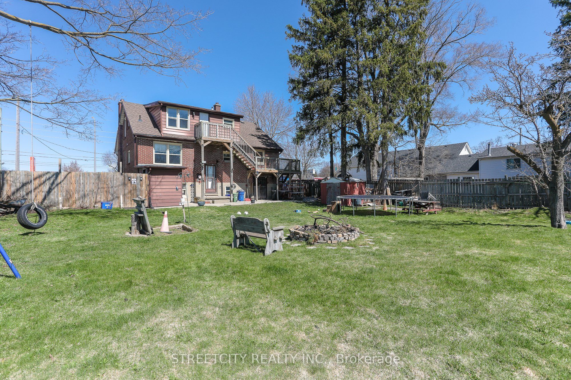 1843 Dundas Street Property Photo 16