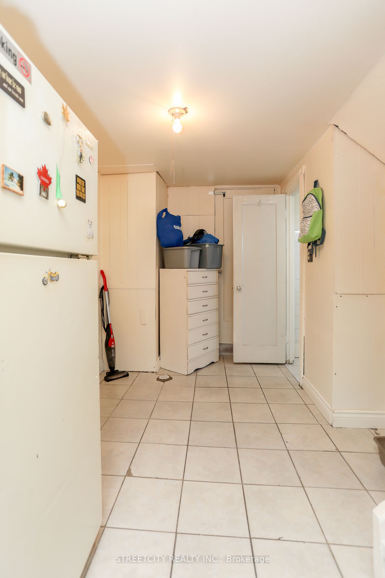 1843 Dundas Street Property Photo 38