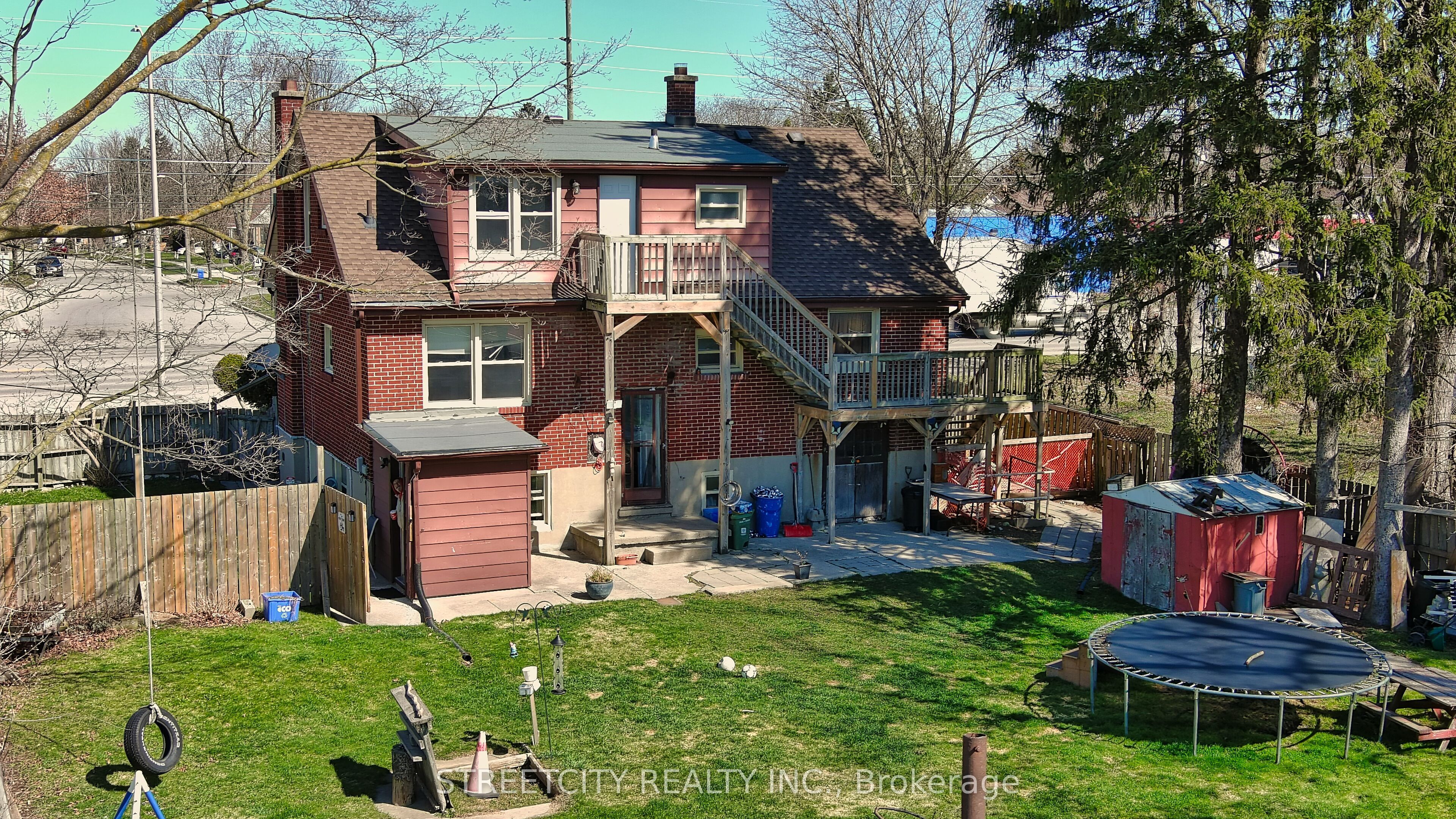 1843 Dundas Street Property Photo 43
