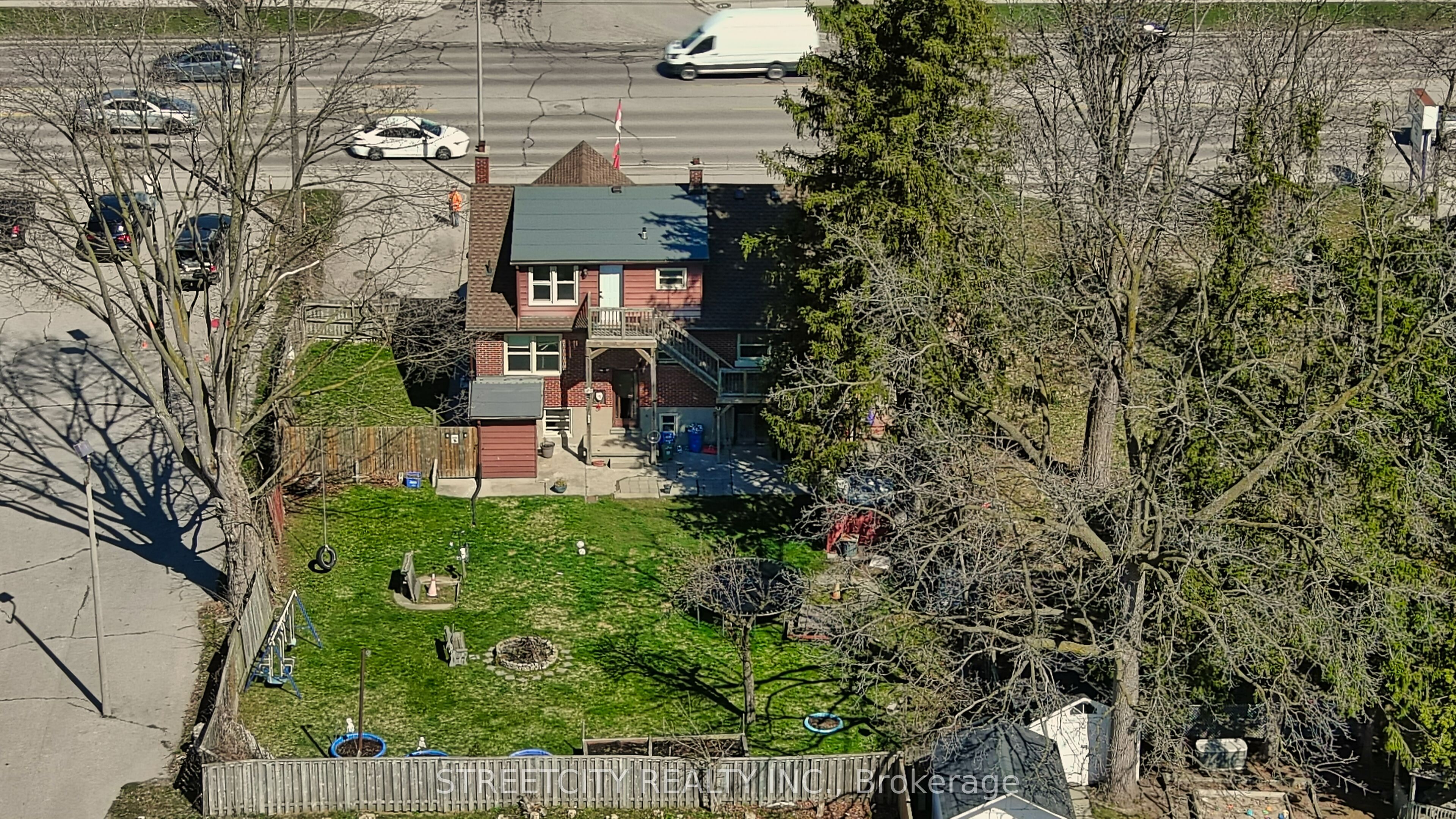1843 Dundas Street Property Photo 46