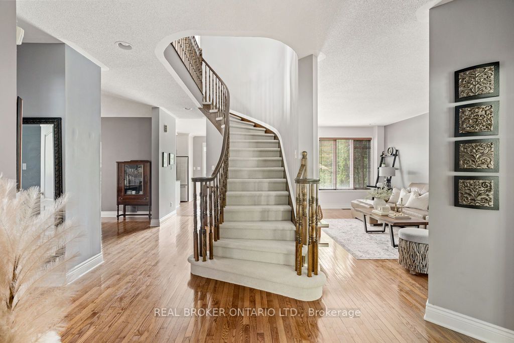 1957 Montclair Avenue Property Photo 4