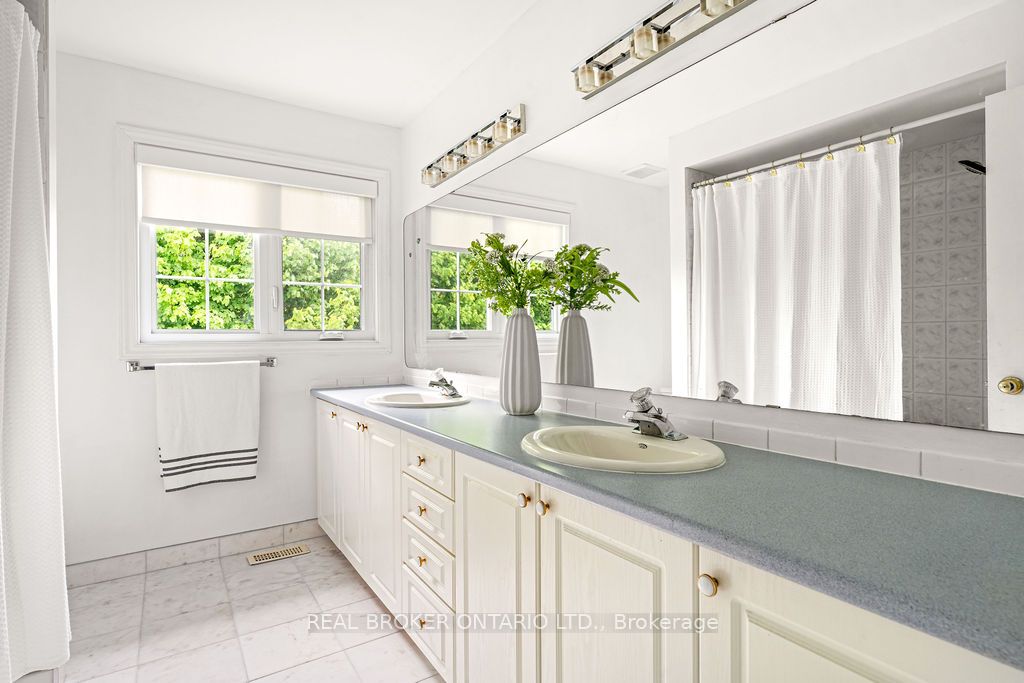 1957 Montclair Avenue Property Photo 34