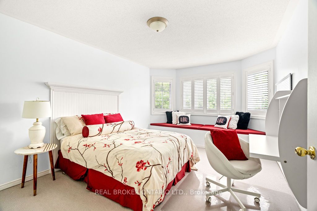 1957 Montclair Avenue Property Photo 35