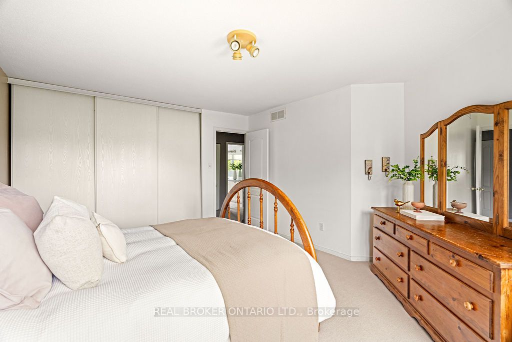 1957 Montclair Avenue Property Photo 38