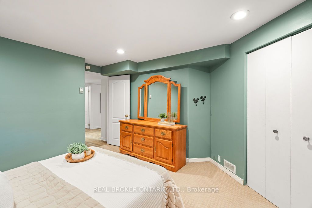 1957 Montclair Avenue Property Photo 44