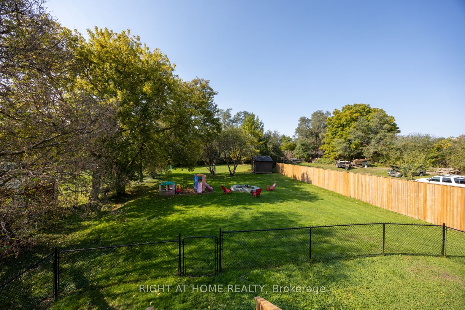 420 Parkhill Road Property Photo 11