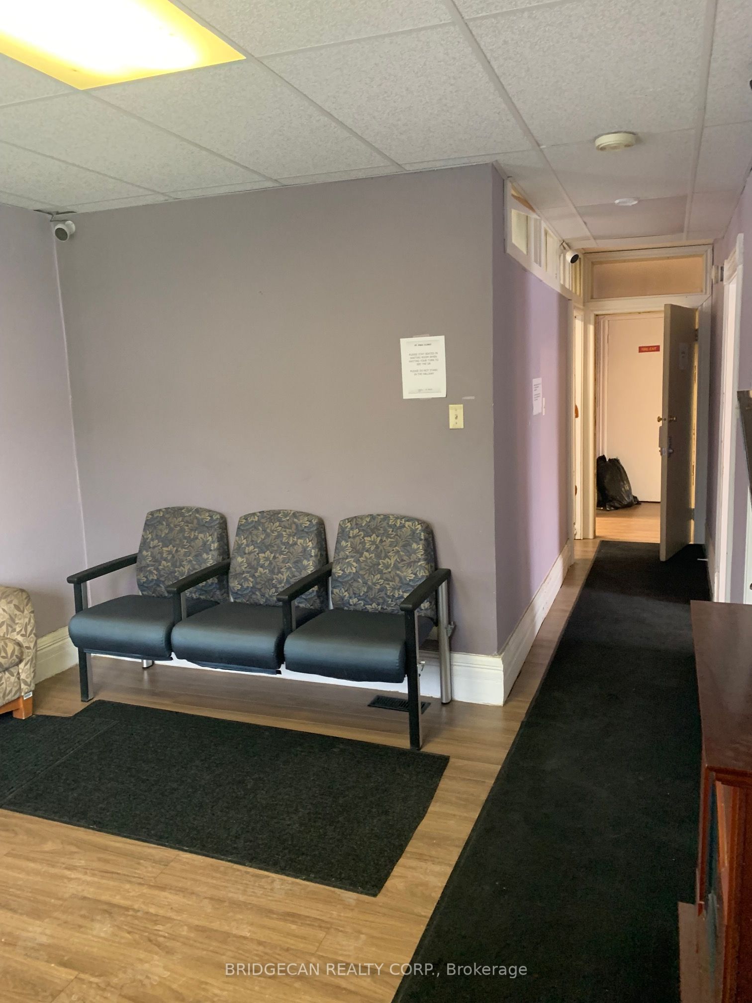 7 Welland Avenue Property Photo 4