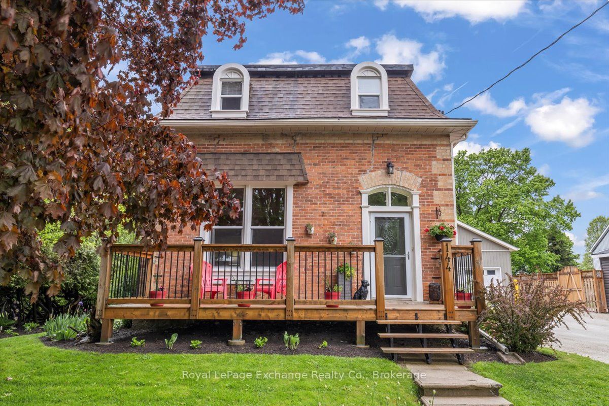 144 Yonge Street Property Photo 1