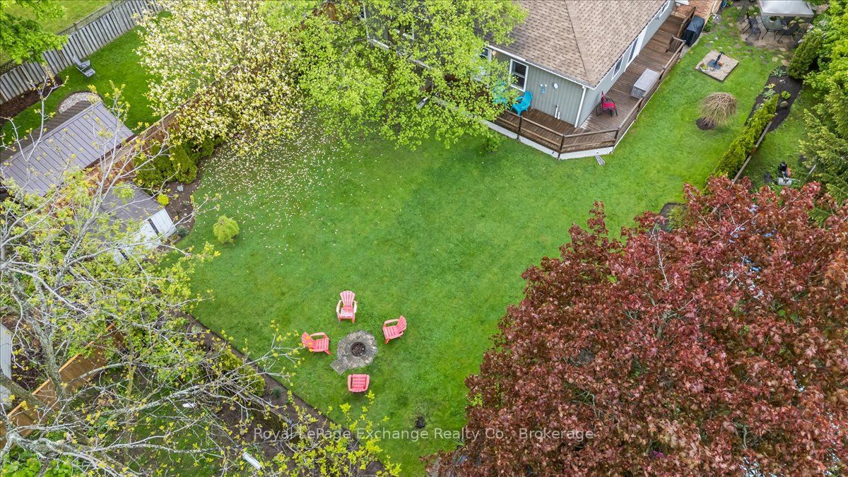 144 Yonge Street Property Photo 2