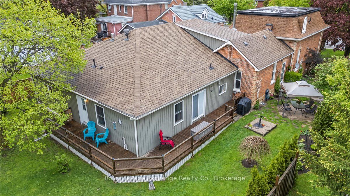 144 Yonge Street Property Photo 5
