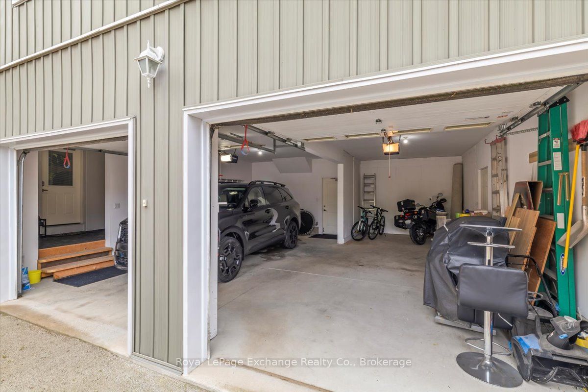 144 Yonge Street Property Photo 8