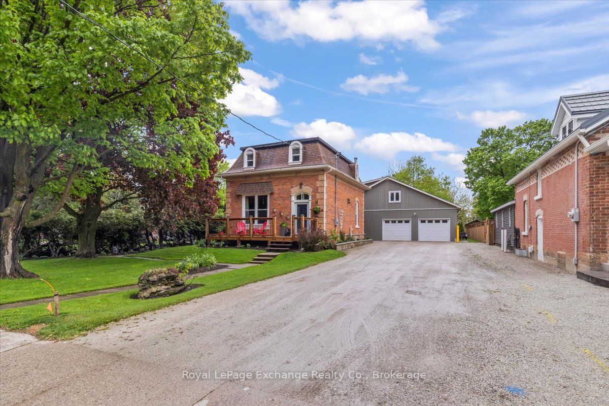 144 Yonge Street Property Photo 9