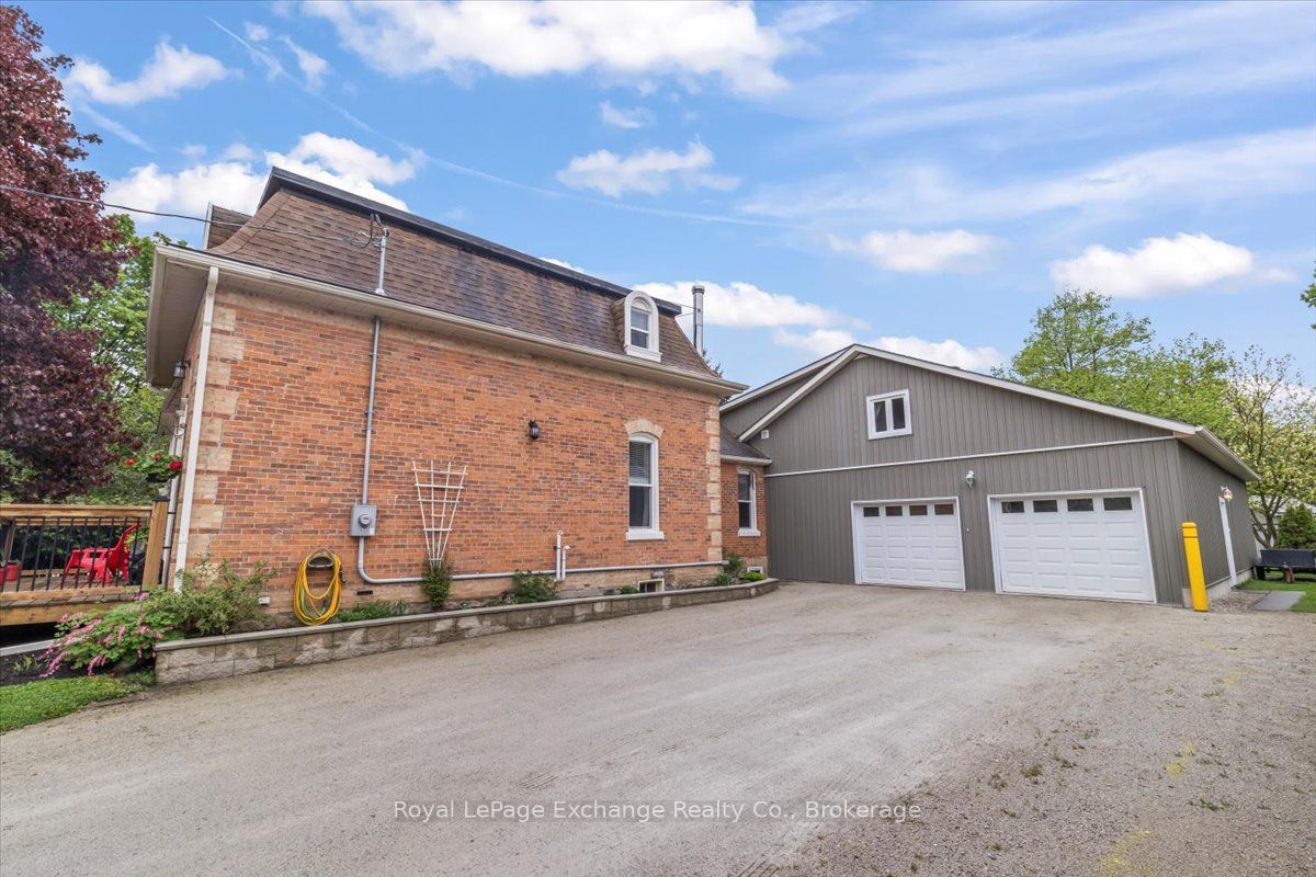 144 Yonge Street Property Photo 10