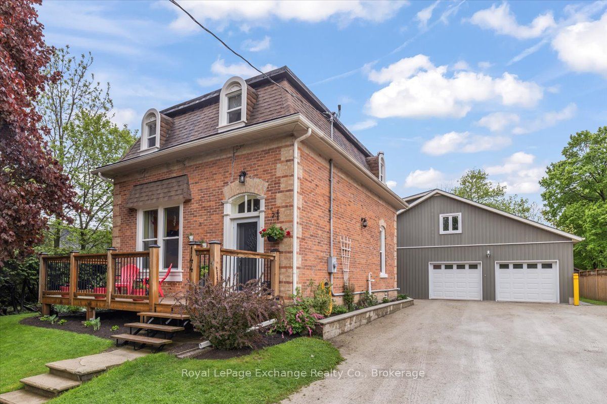 144 Yonge Street Property Photo 11