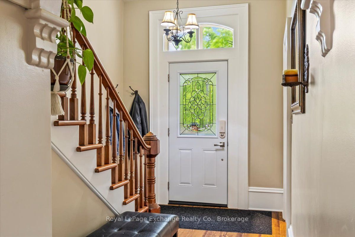 144 Yonge Street Property Photo 13