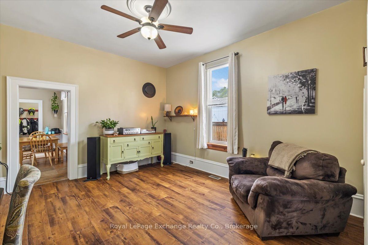 144 Yonge Street Property Photo 27