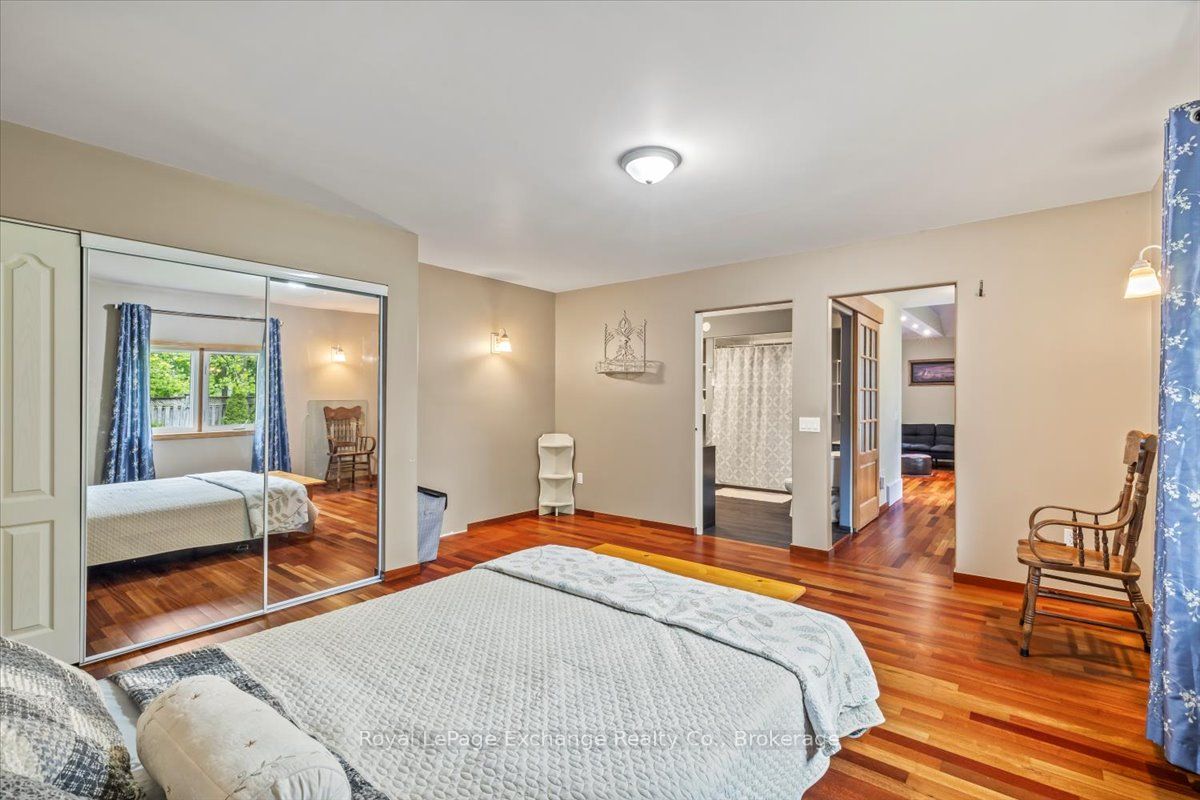 144 Yonge Street Property Photo 40