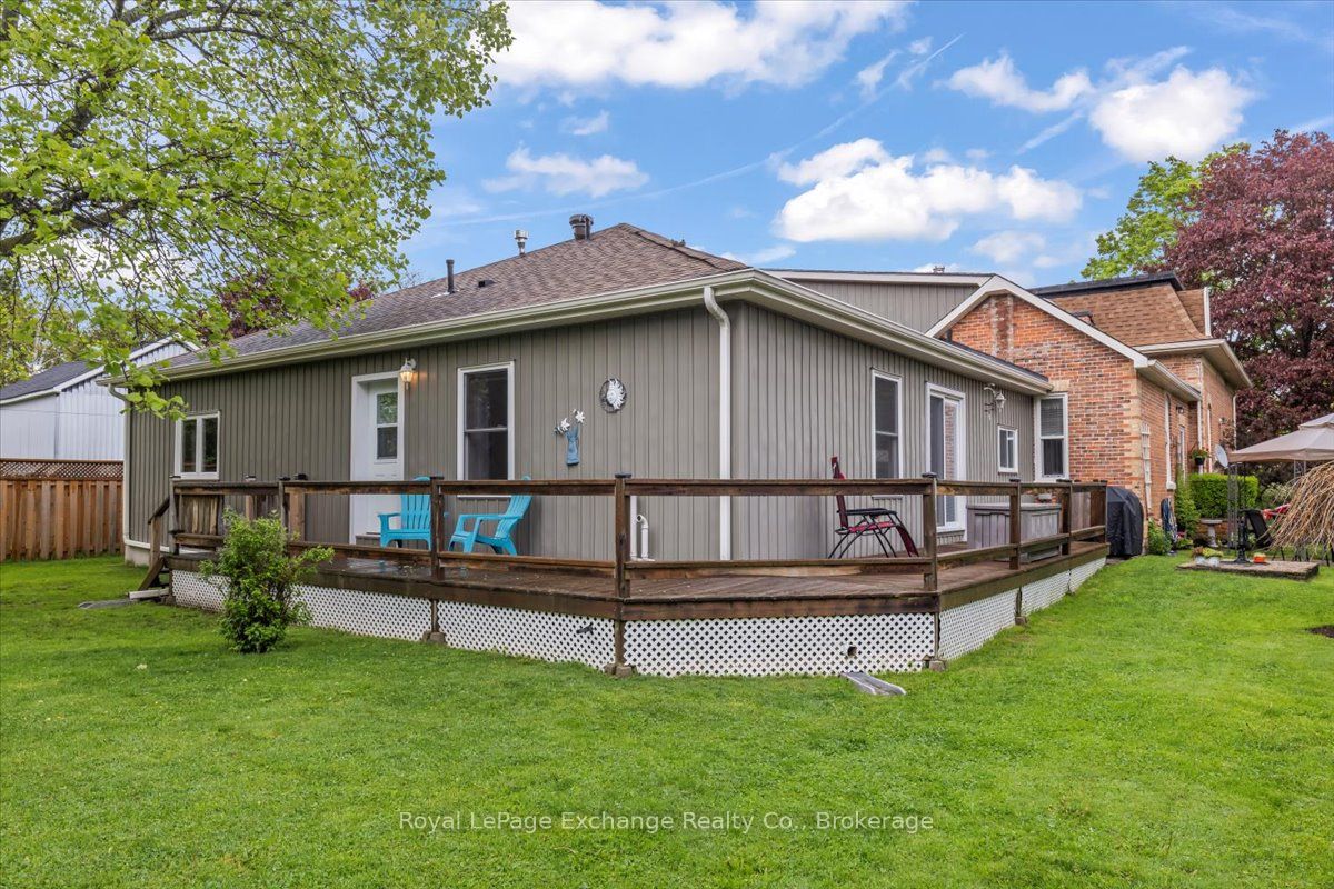 144 Yonge Street Property Photo 45