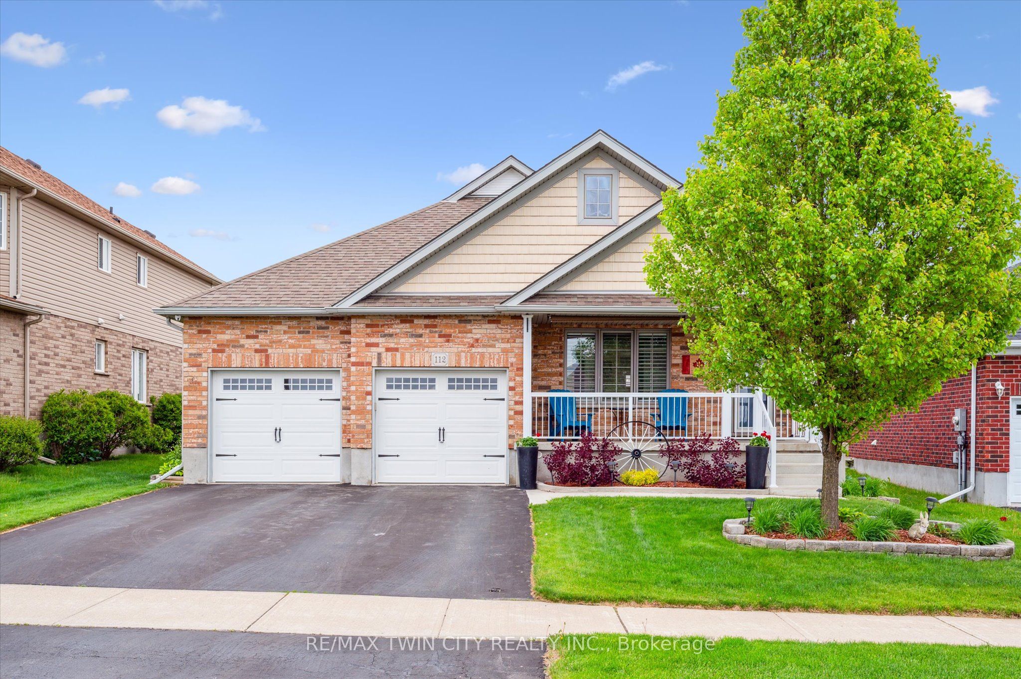 112 English Crescent Property Photo 1
