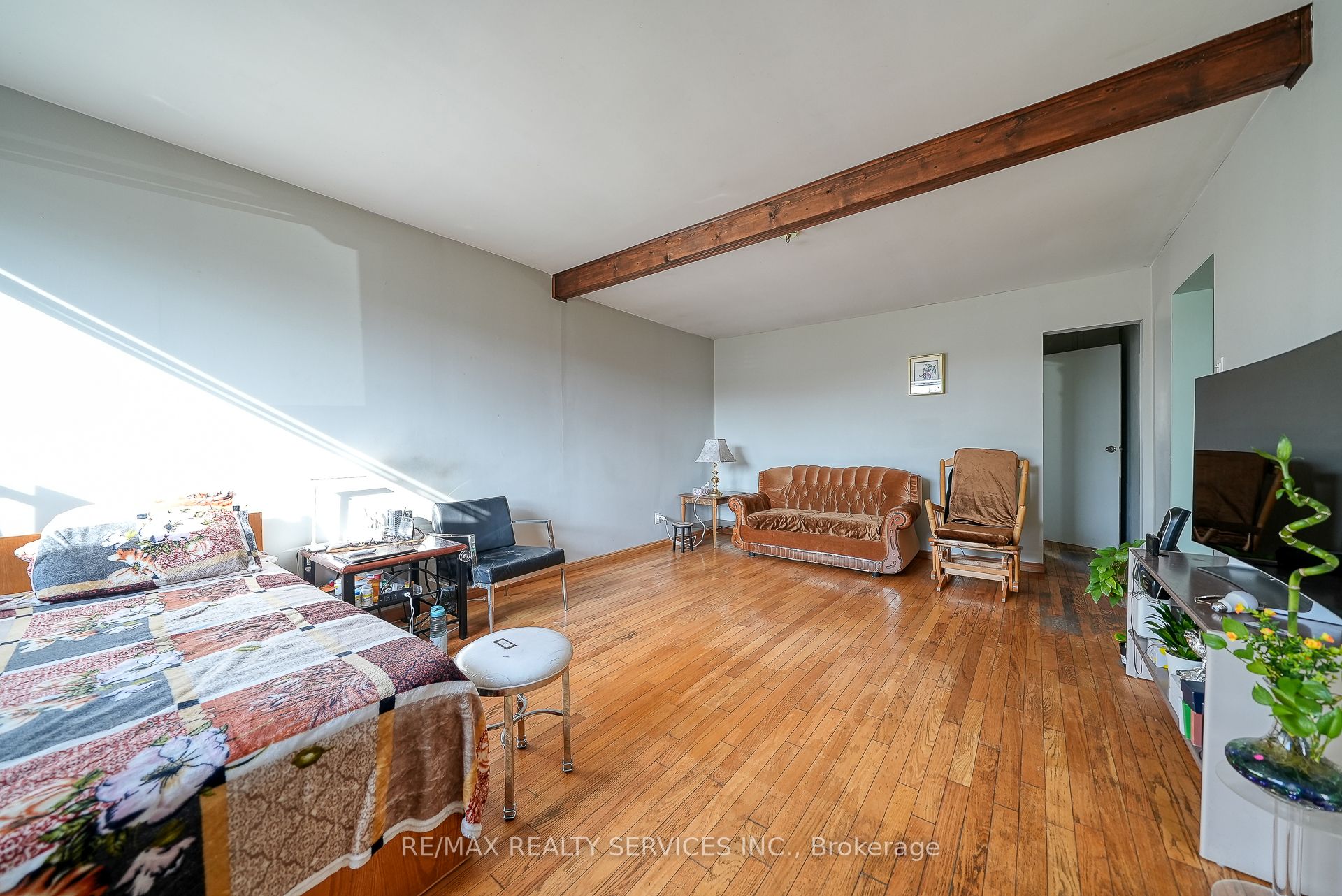 24 Norlan Avenue Property Photo 8