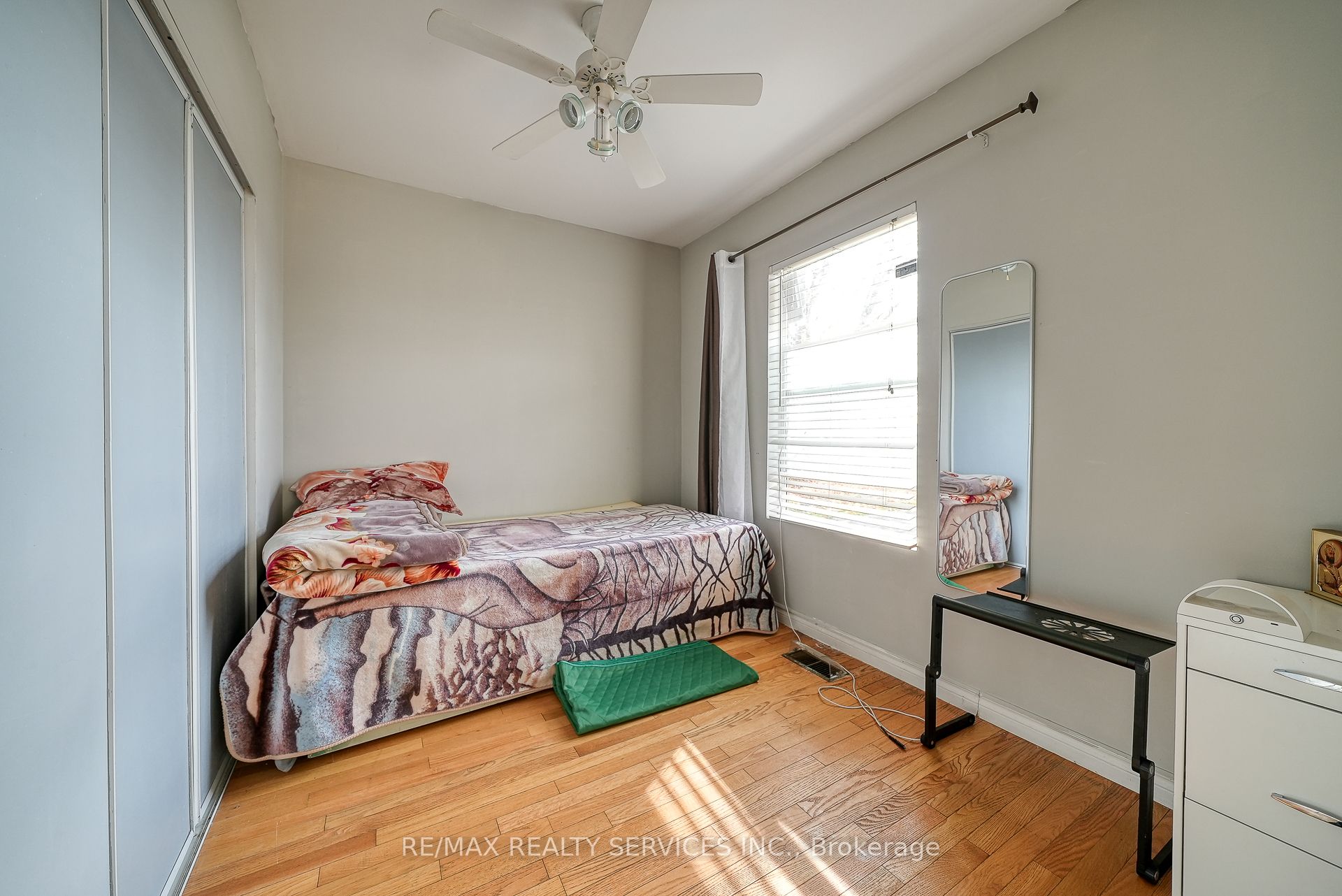 24 Norlan Avenue Property Photo 11