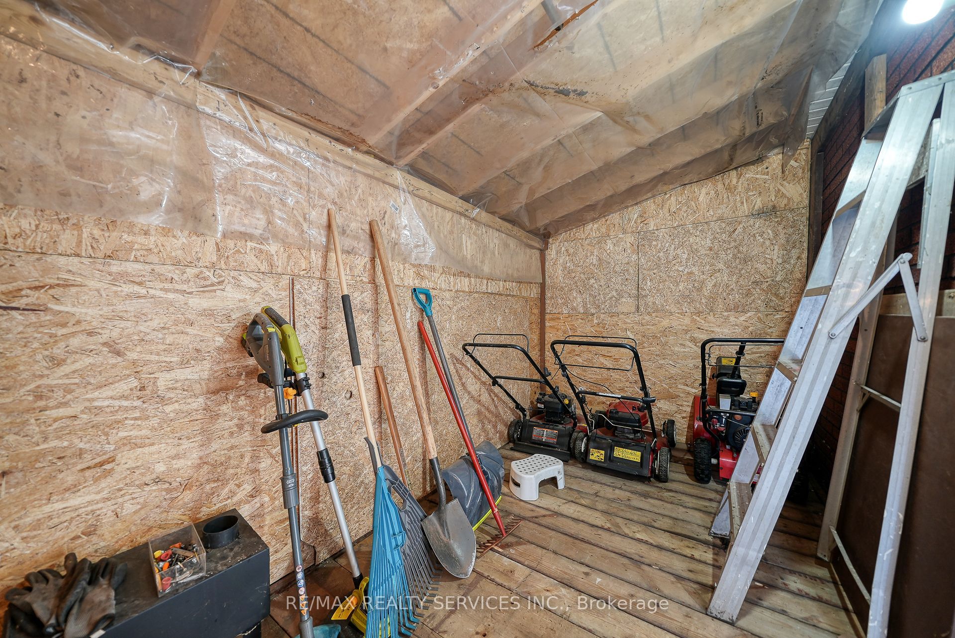 24 Norlan Avenue Property Photo 36