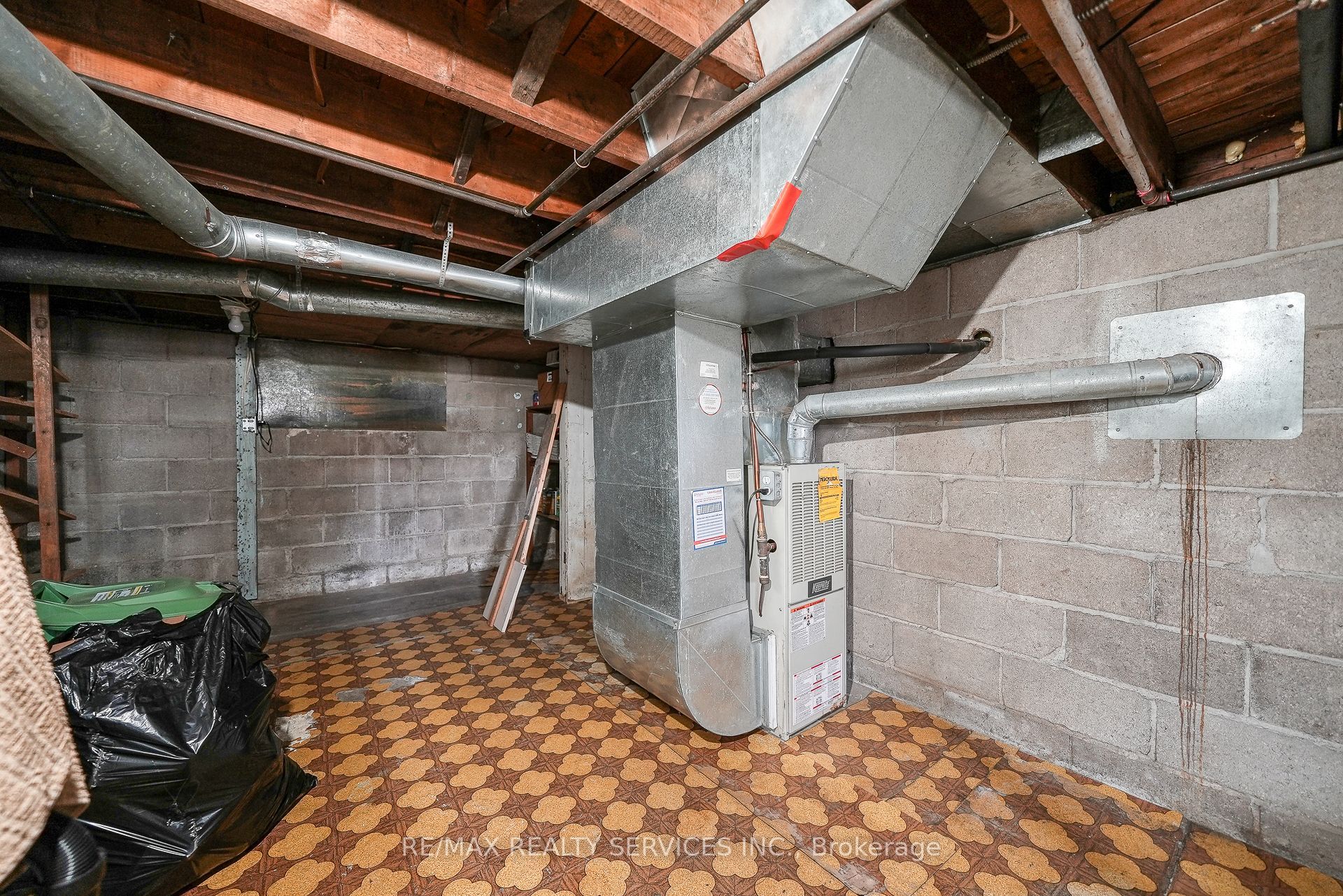 24 Norlan Avenue Property Photo 37