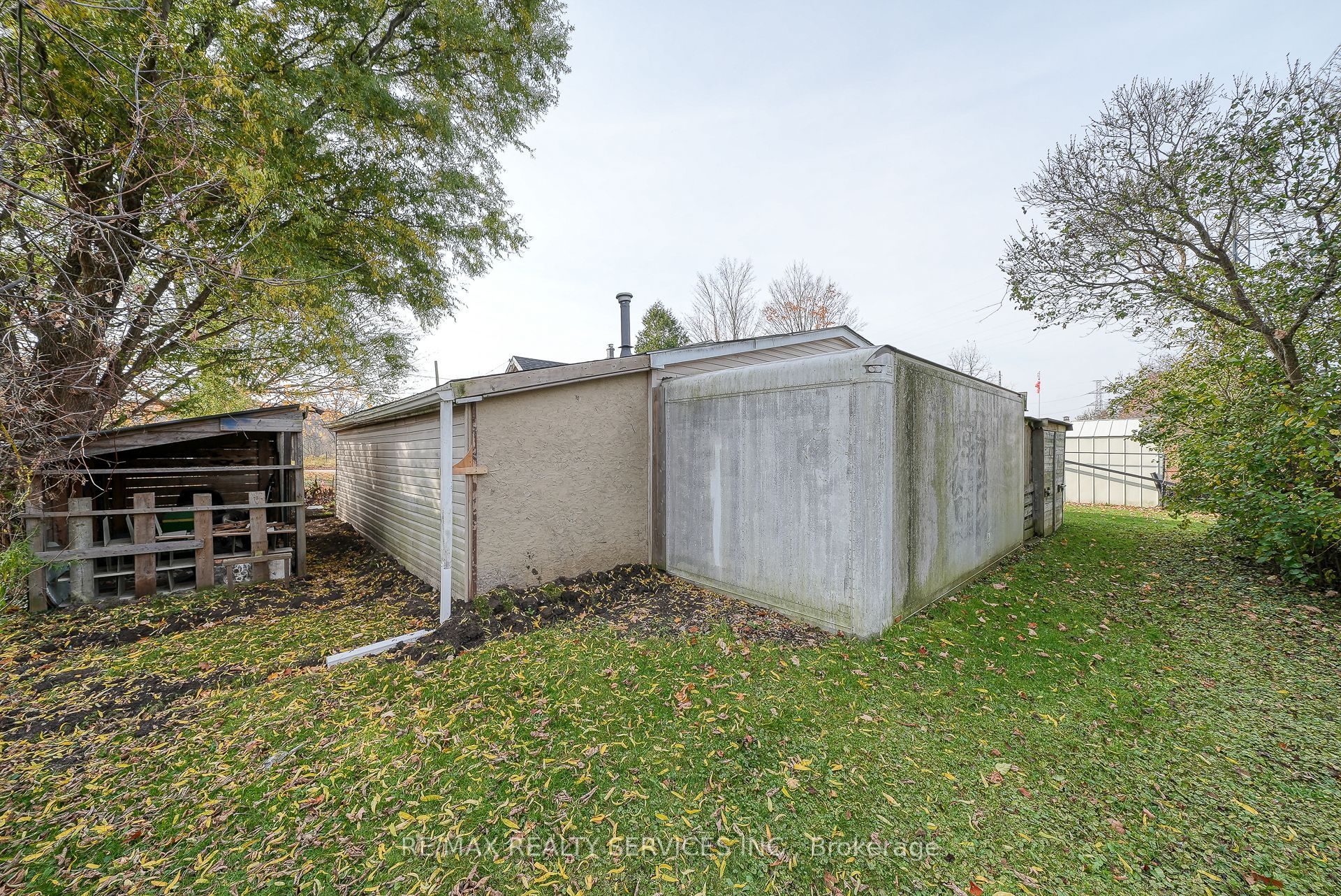 24 Norlan Avenue Property Photo 38