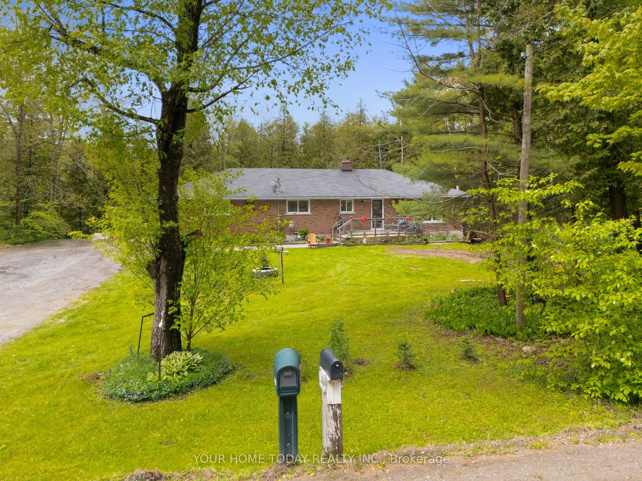 5946 Fourth Line Property Photo 1