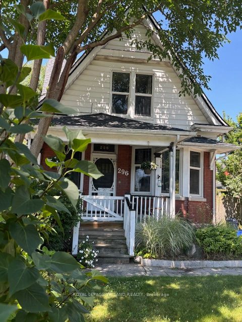 296 Simcoe Street Property Photo 1