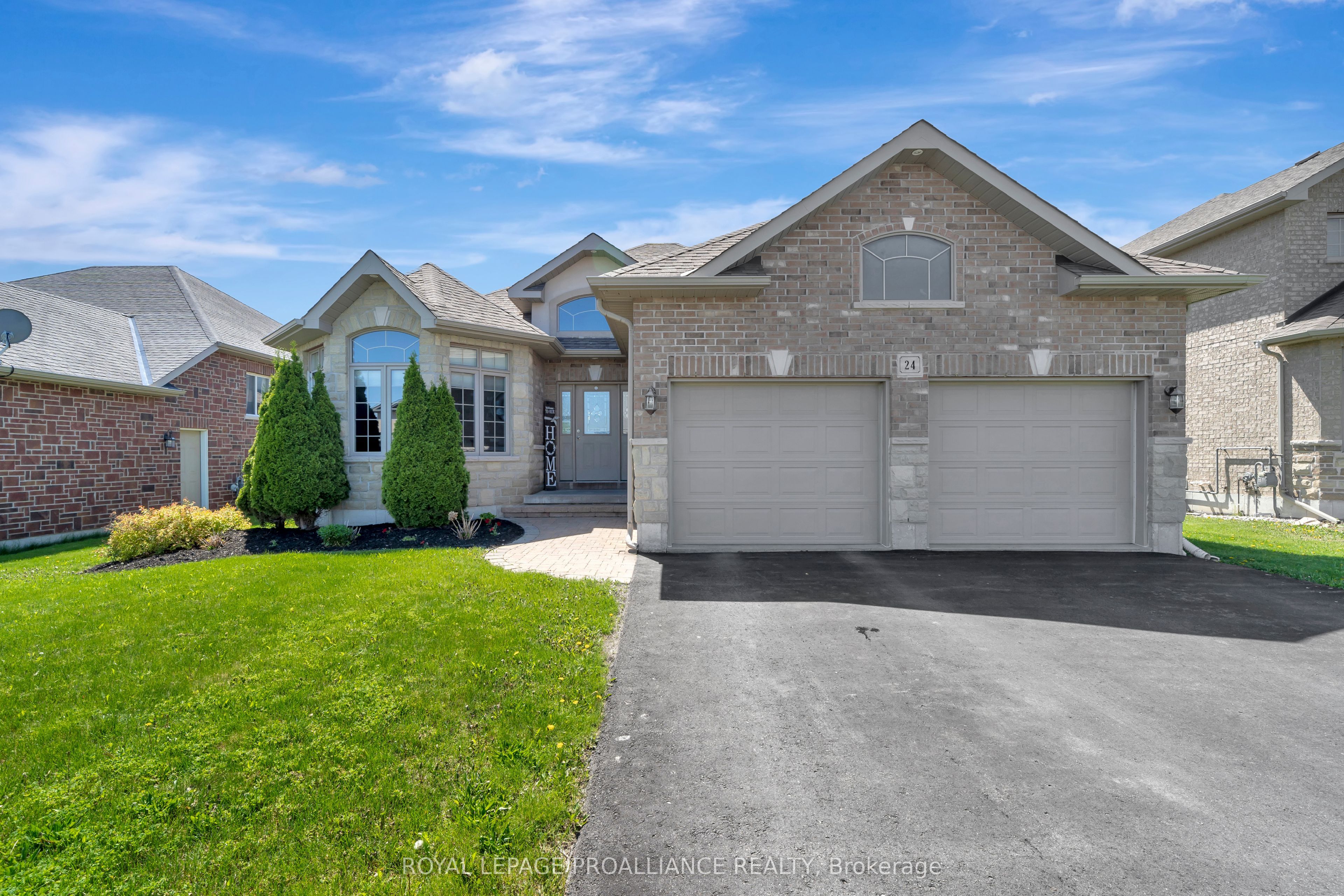 24 Hampton Ridge Drive Property Photo 1