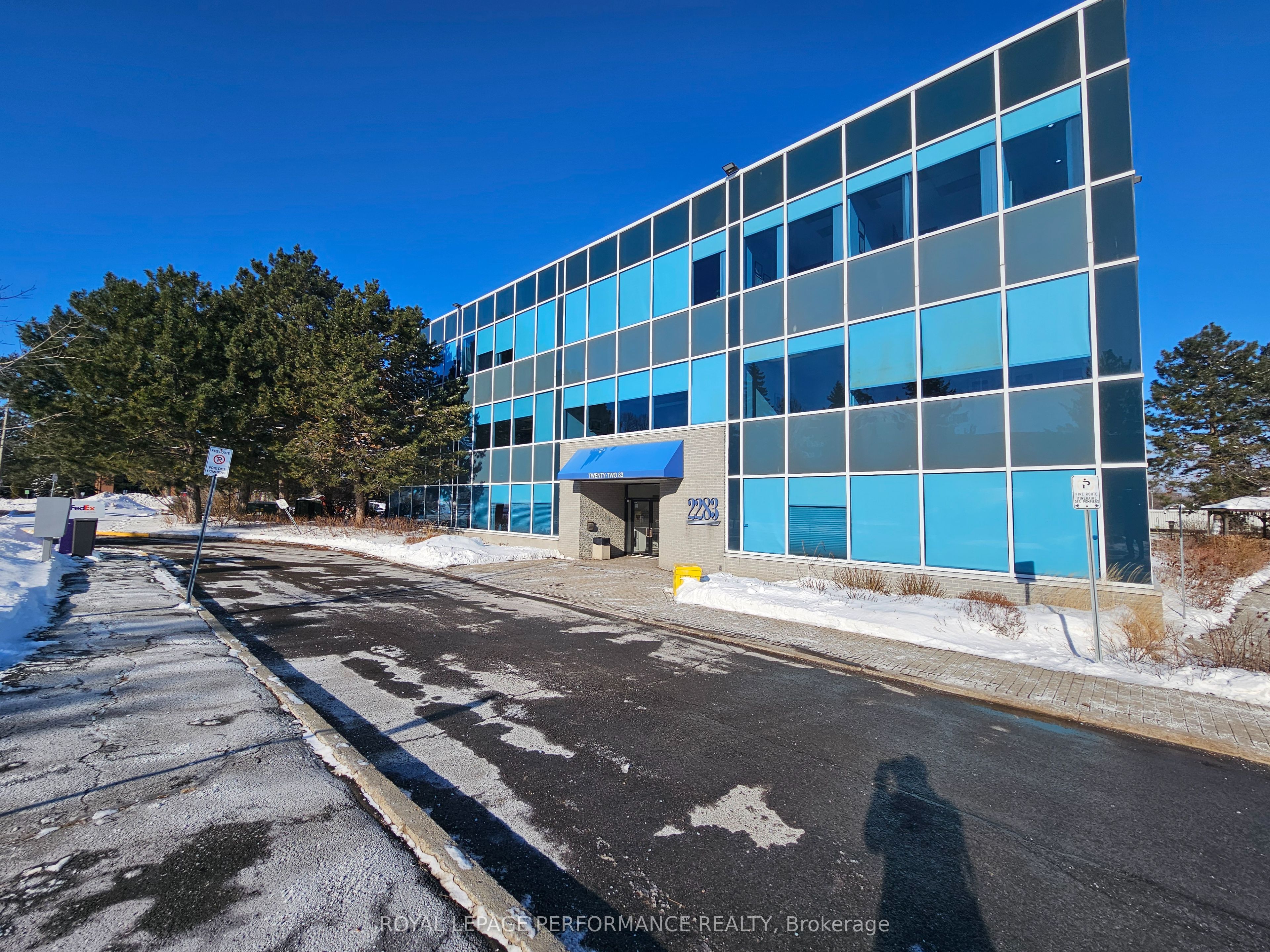 2283 St-laurent Blvd Property Photo 1