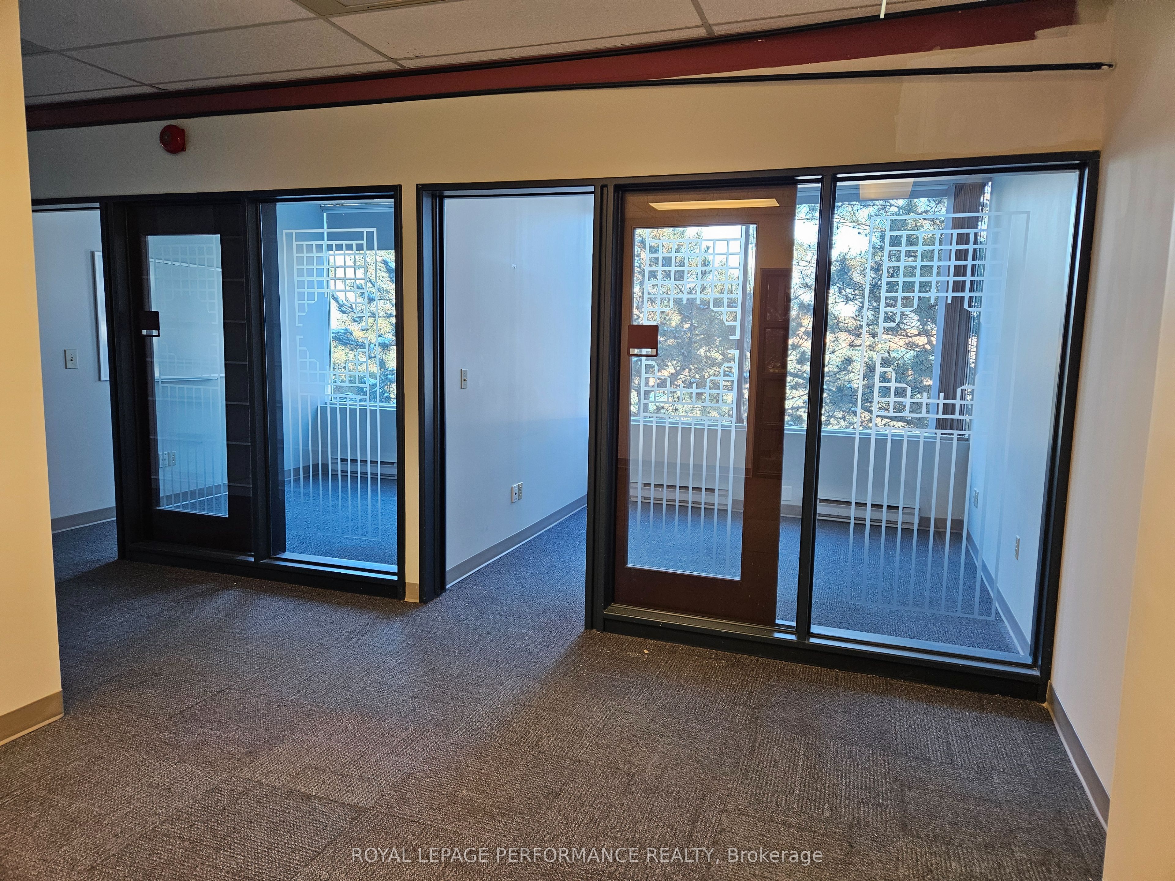 2283 St-laurent Blvd Property Photo 3