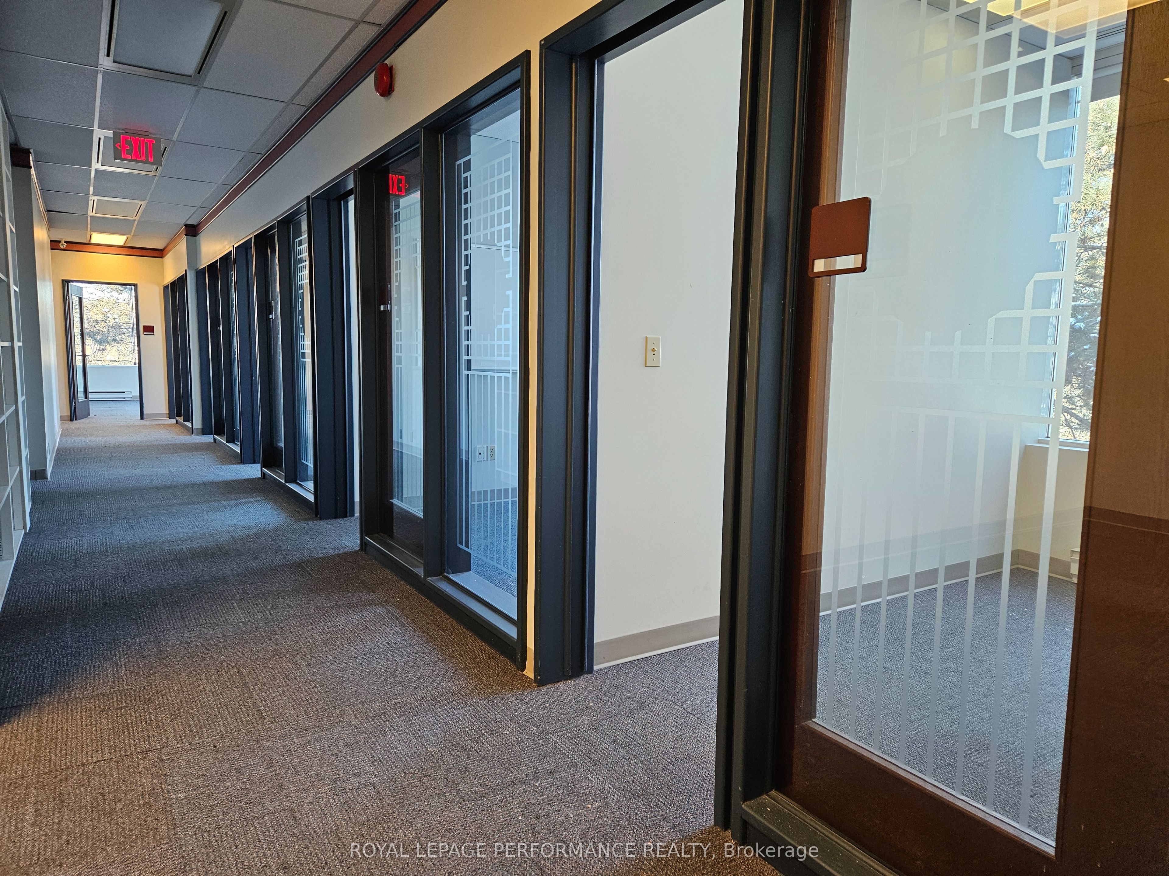 2283 St-laurent Blvd Property Photo 4