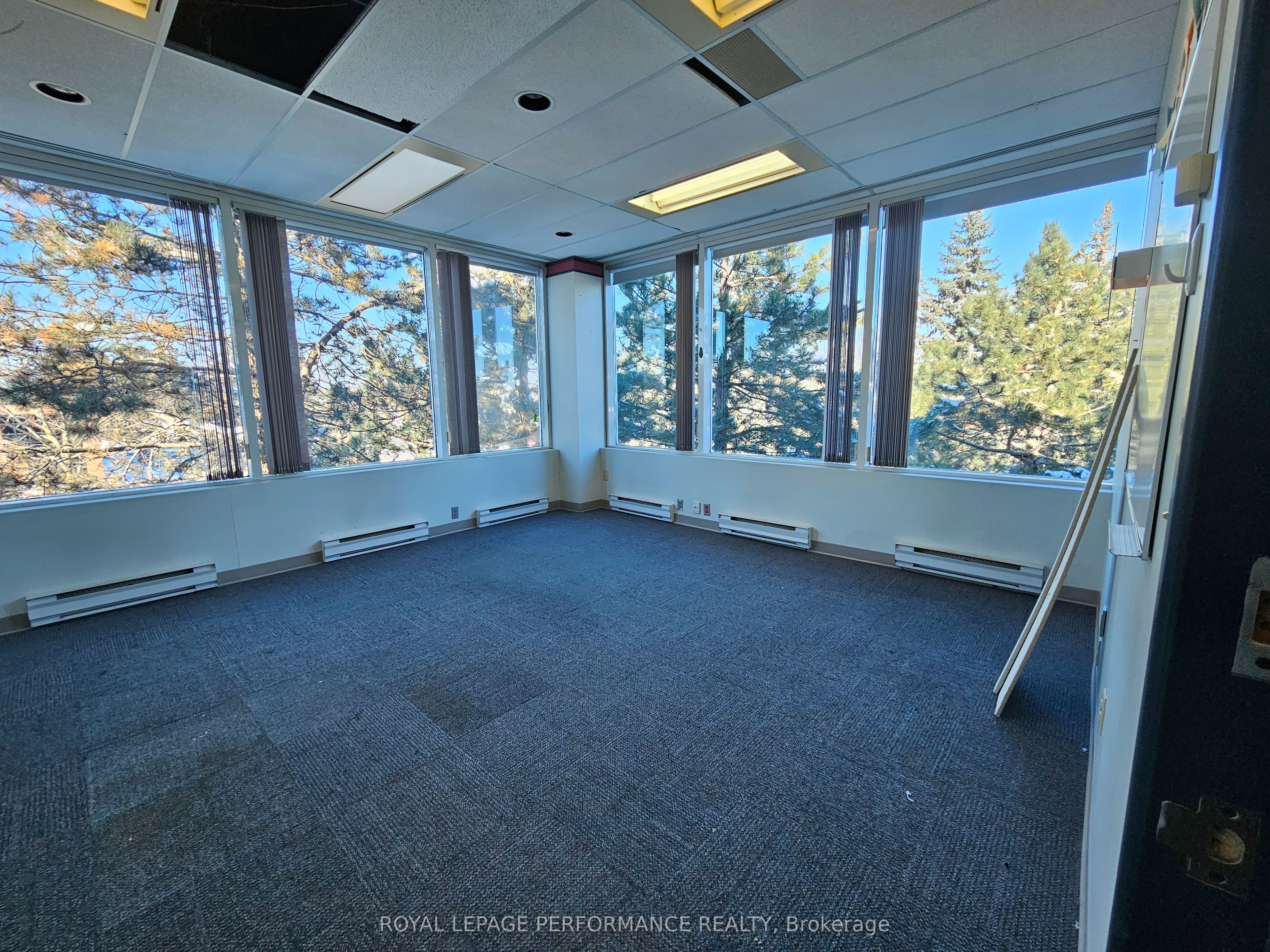 2283 St-laurent Blvd Property Photo 5