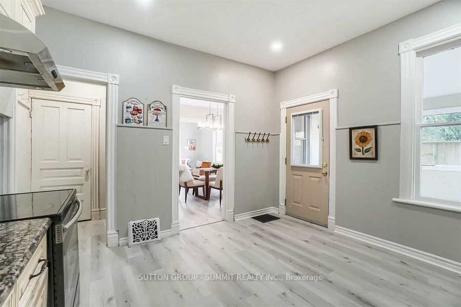 142 Waterloo Street Property Photo 7