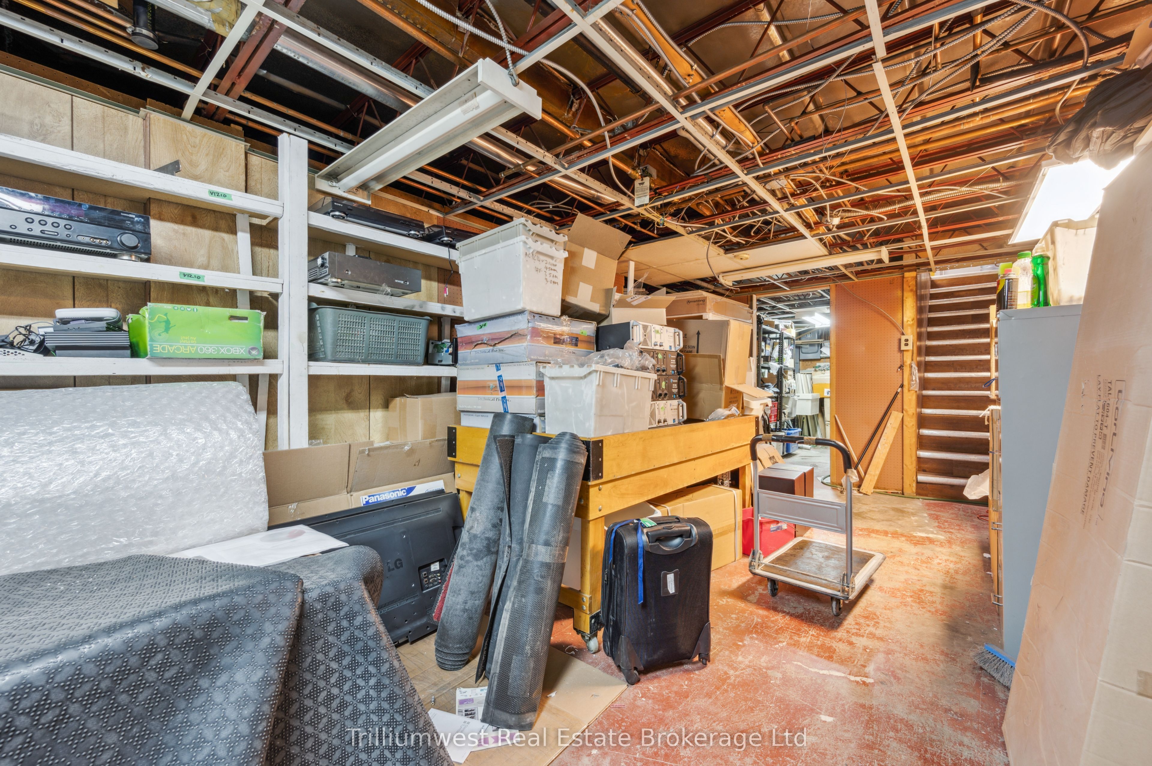 157-159 King St E Property Photo 29