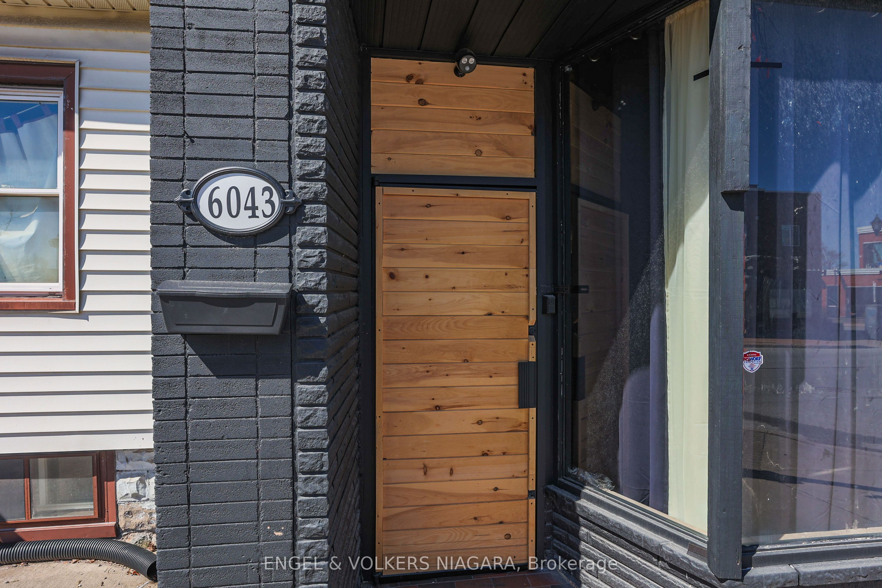 6043 Main St Property Photo 2
