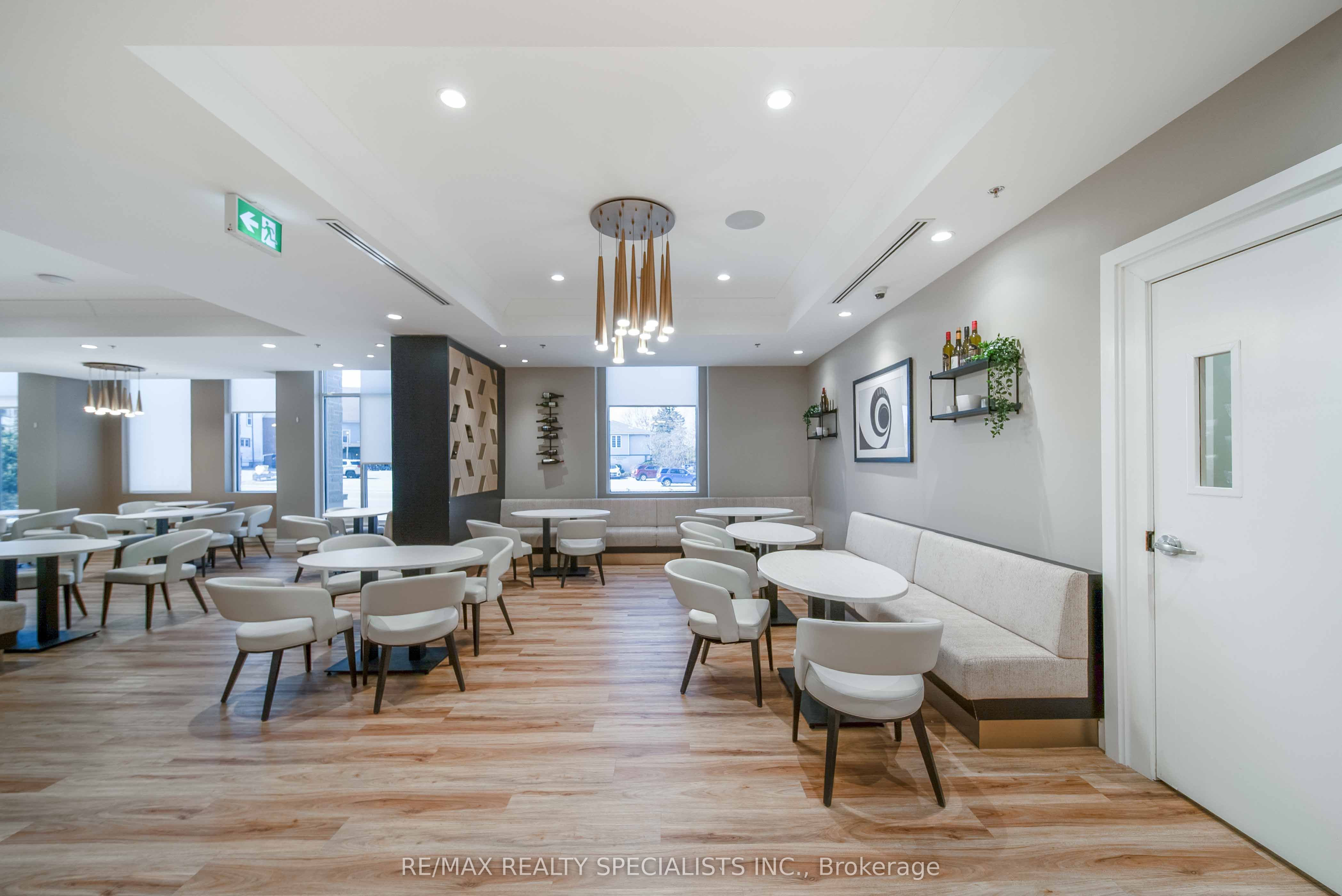 #restaurant - 5698 Main Street Property Photo 6