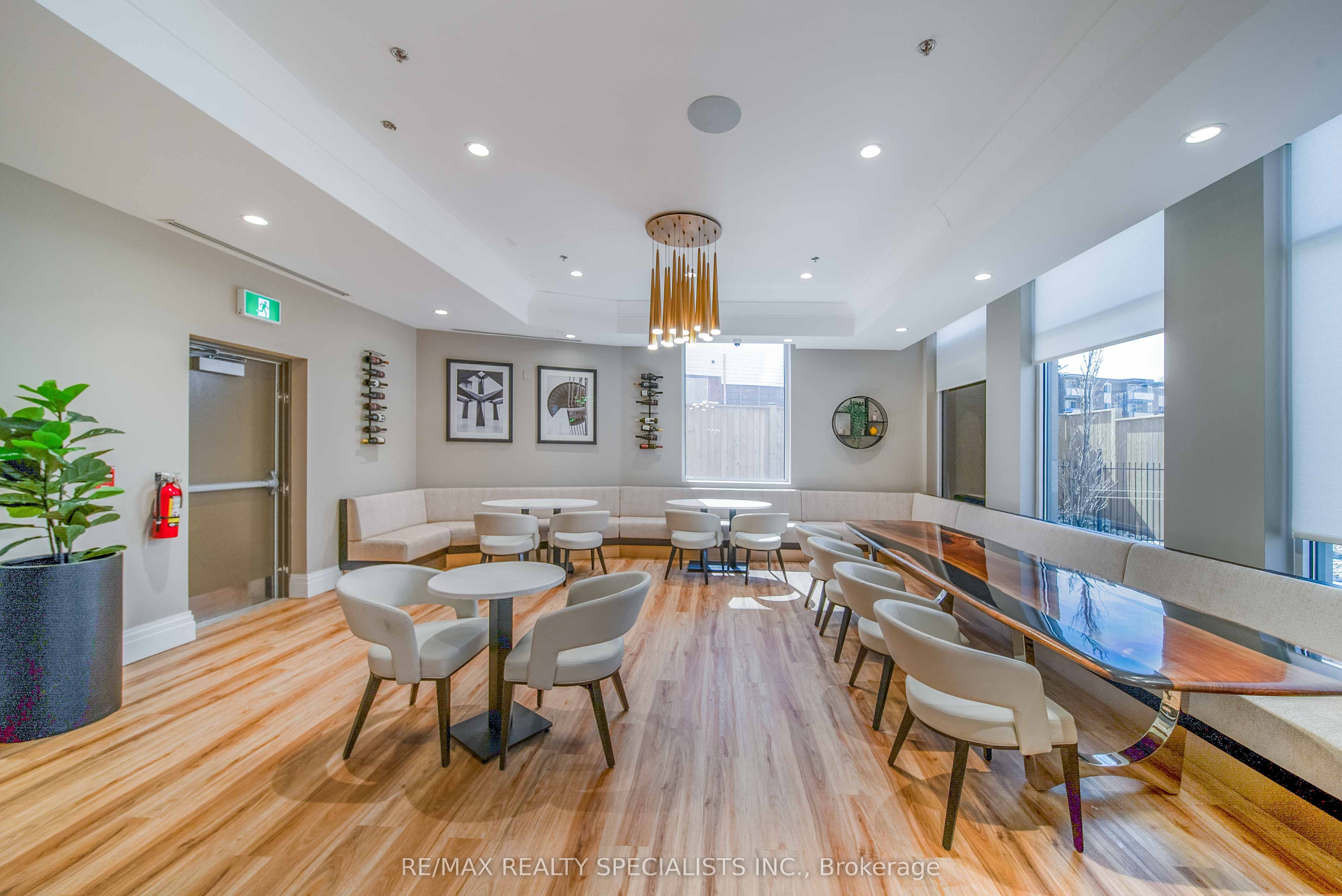 #restaurant - 5698 Main Street Property Photo 9