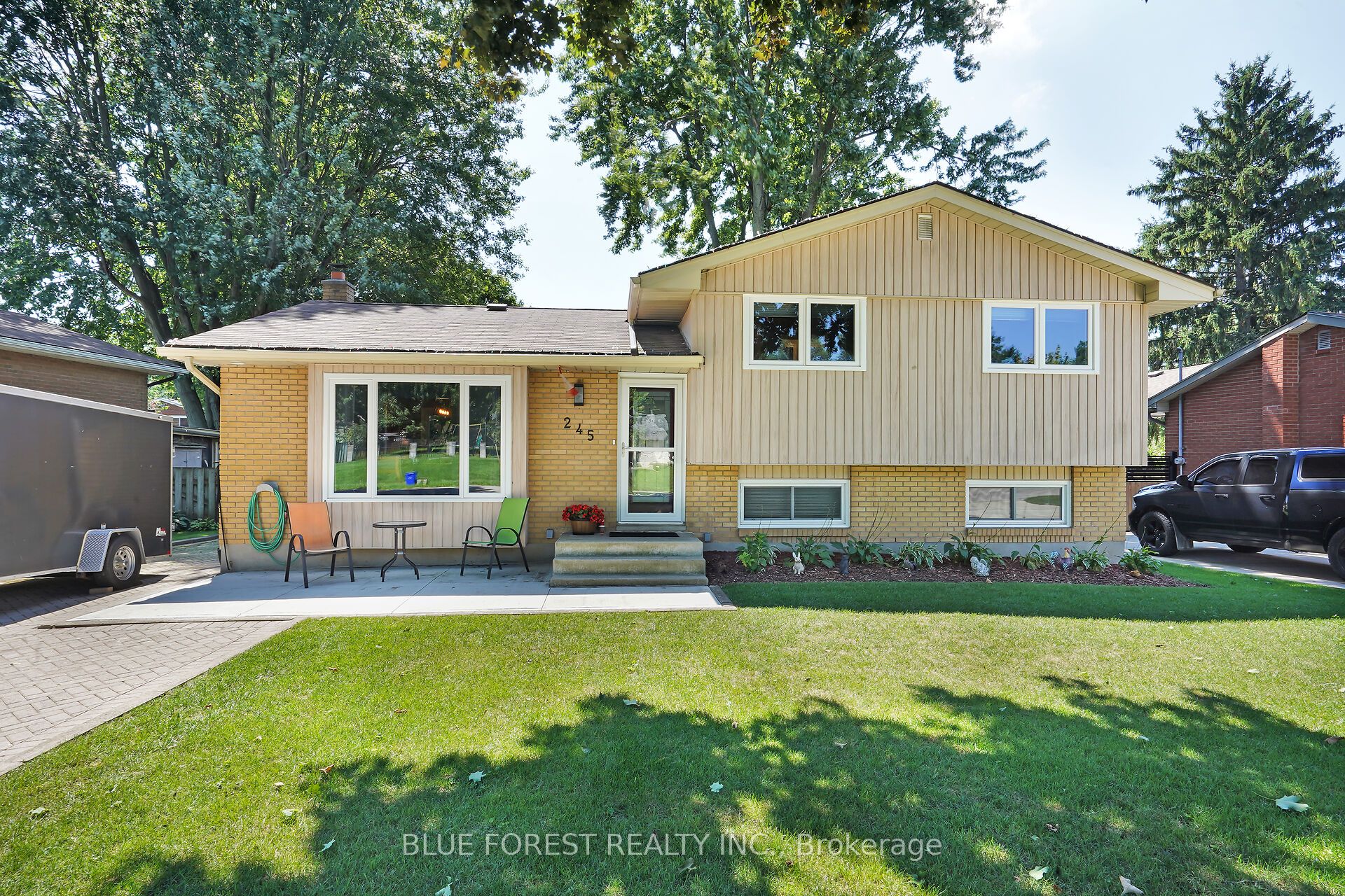 245 Chittick Crescent Property Photo 1