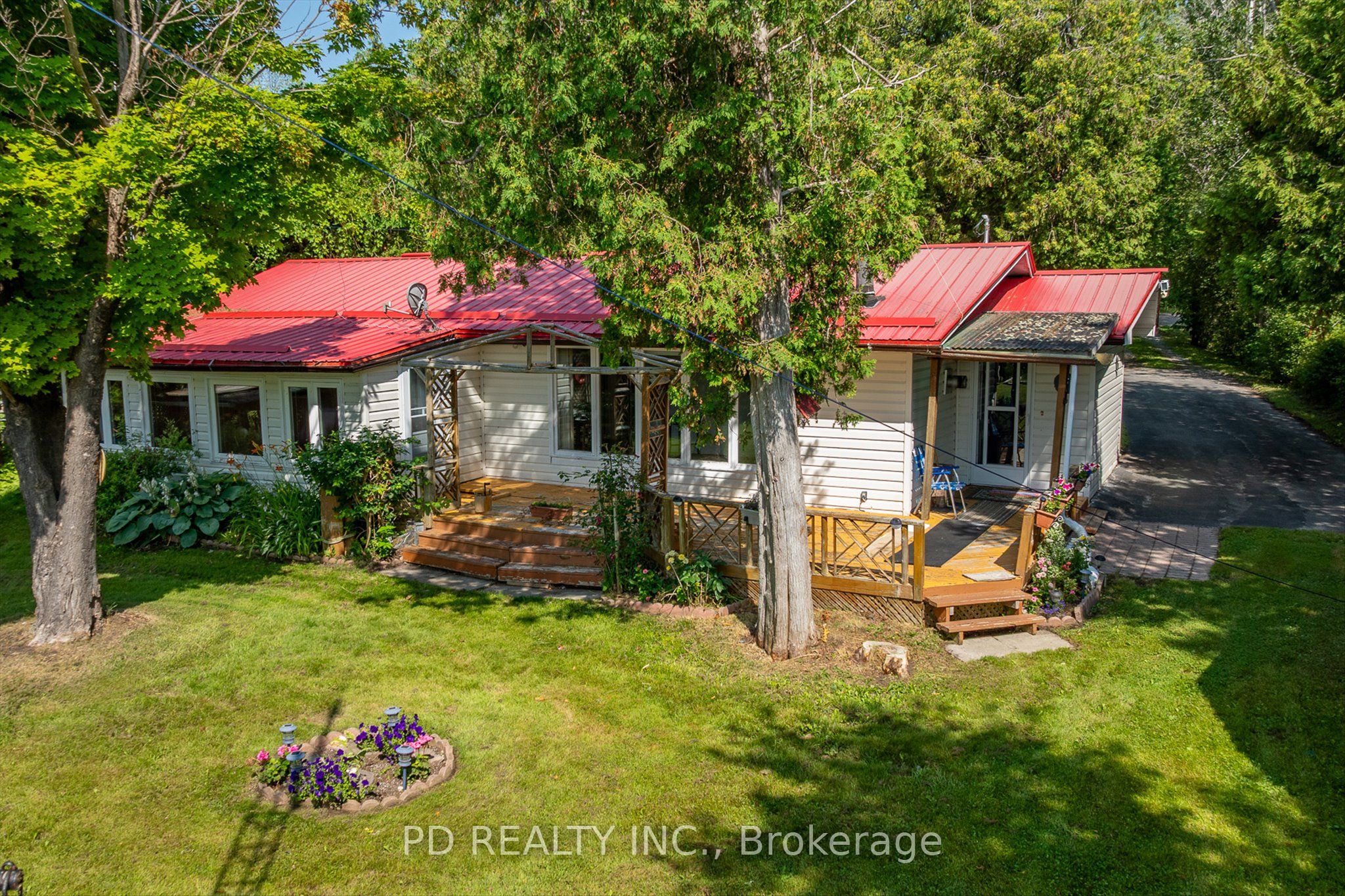 22 Evergreen Street Property Photo 3