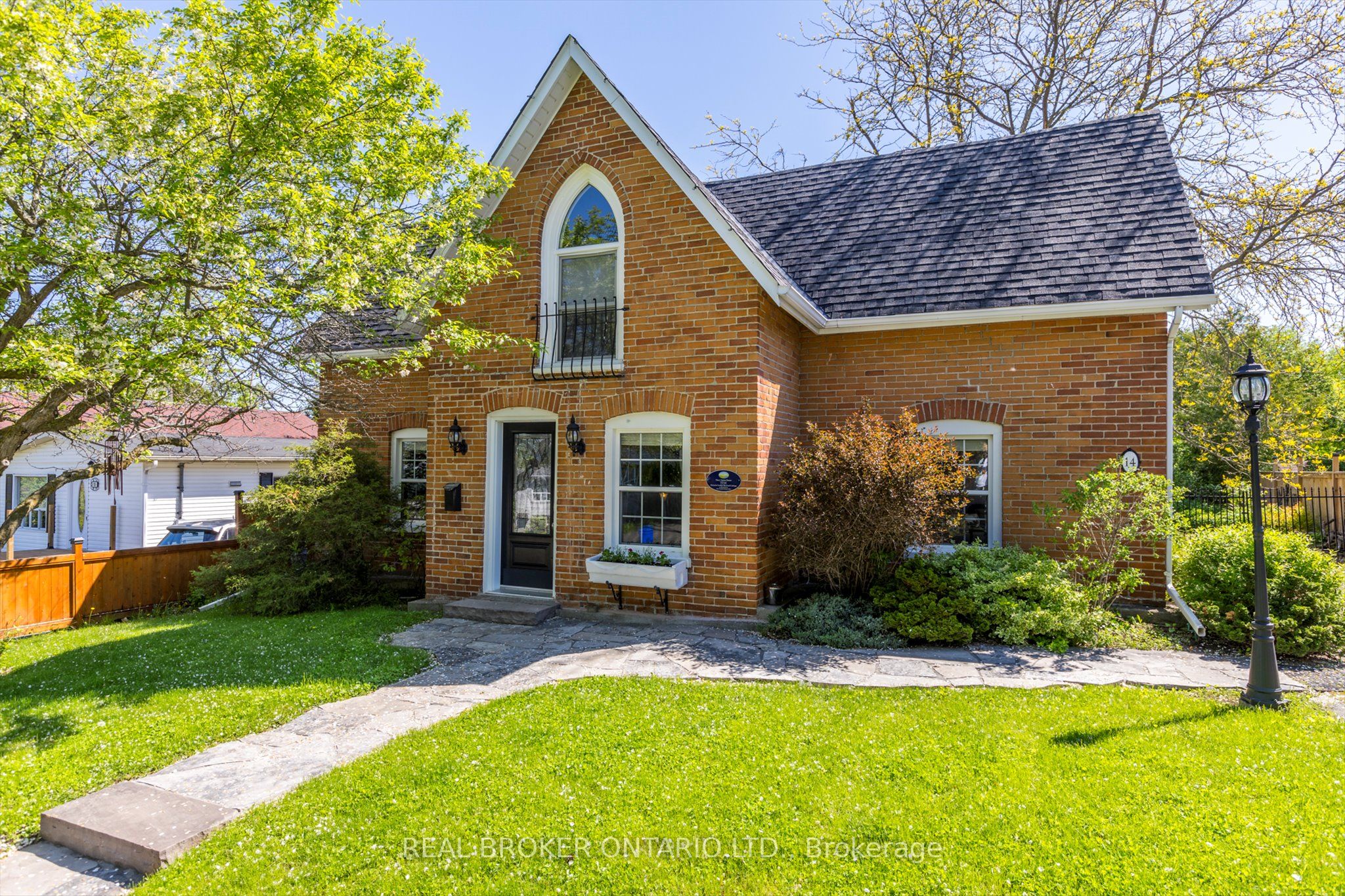 14 Clyde Ave Property Photo 1