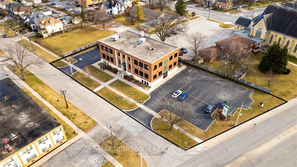#b Upper - 109 Durand Street Property Photo 4