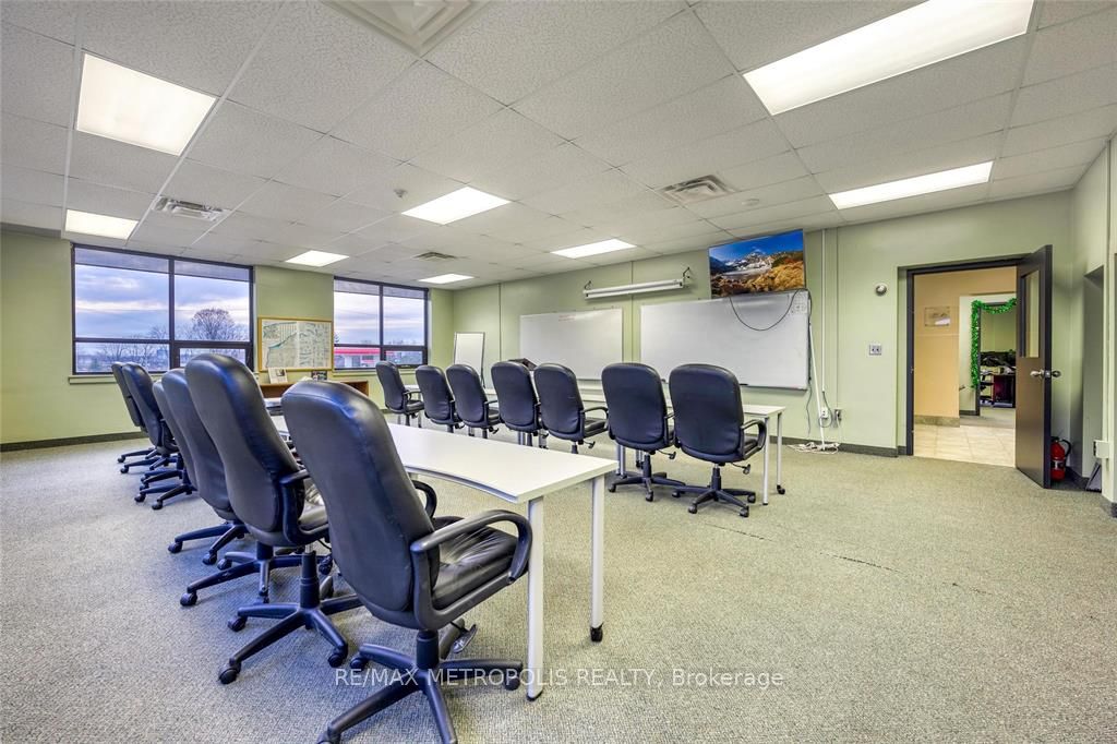 #b Upper - 109 Durand Street Property Photo 10