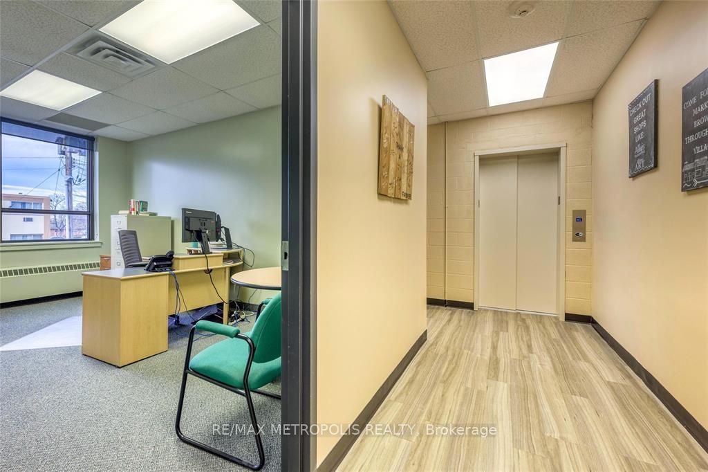 #b Upper - 109 Durand Street Property Photo 18