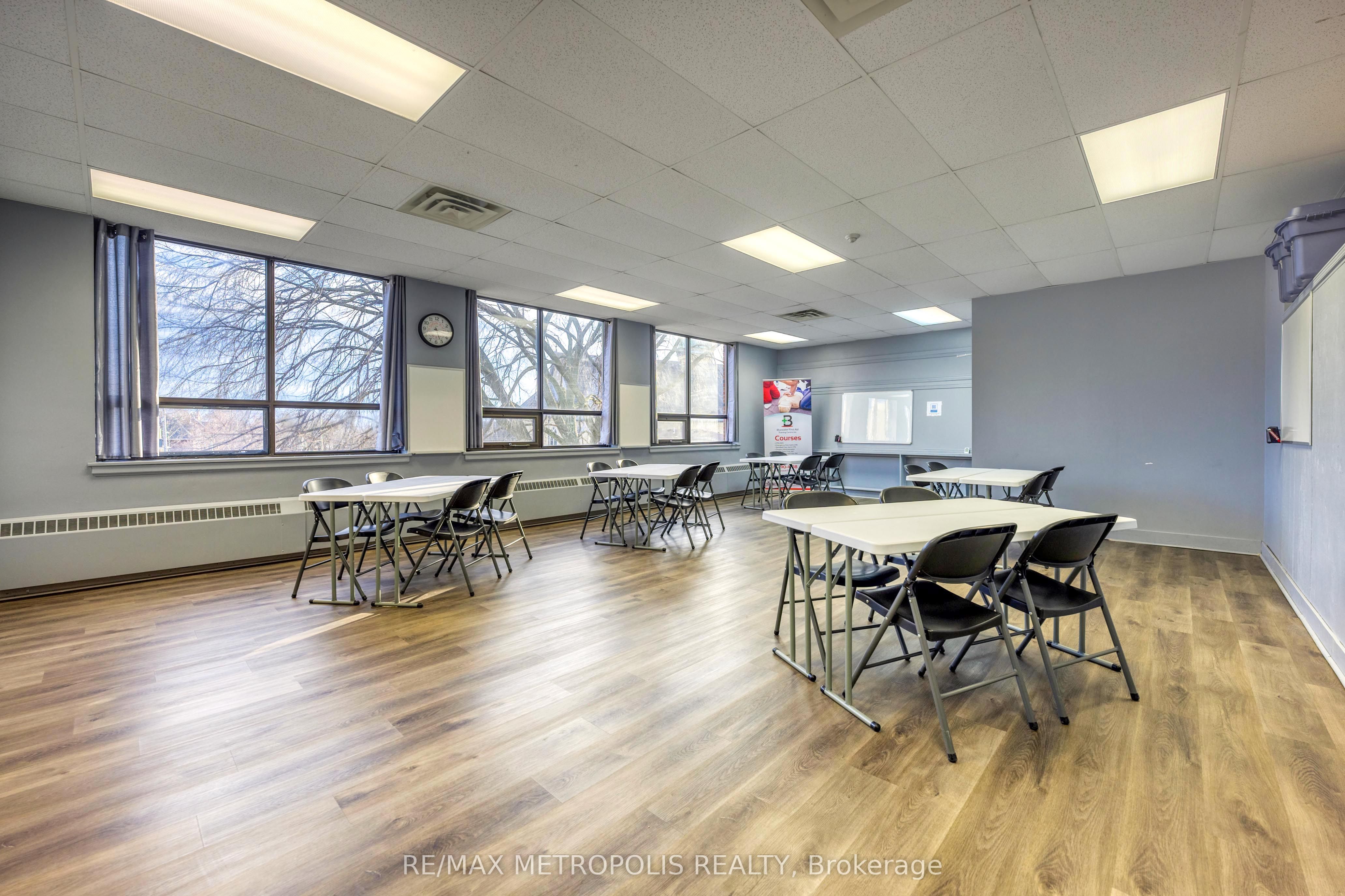 #b Upper - 109 Durand Street Property Photo 25