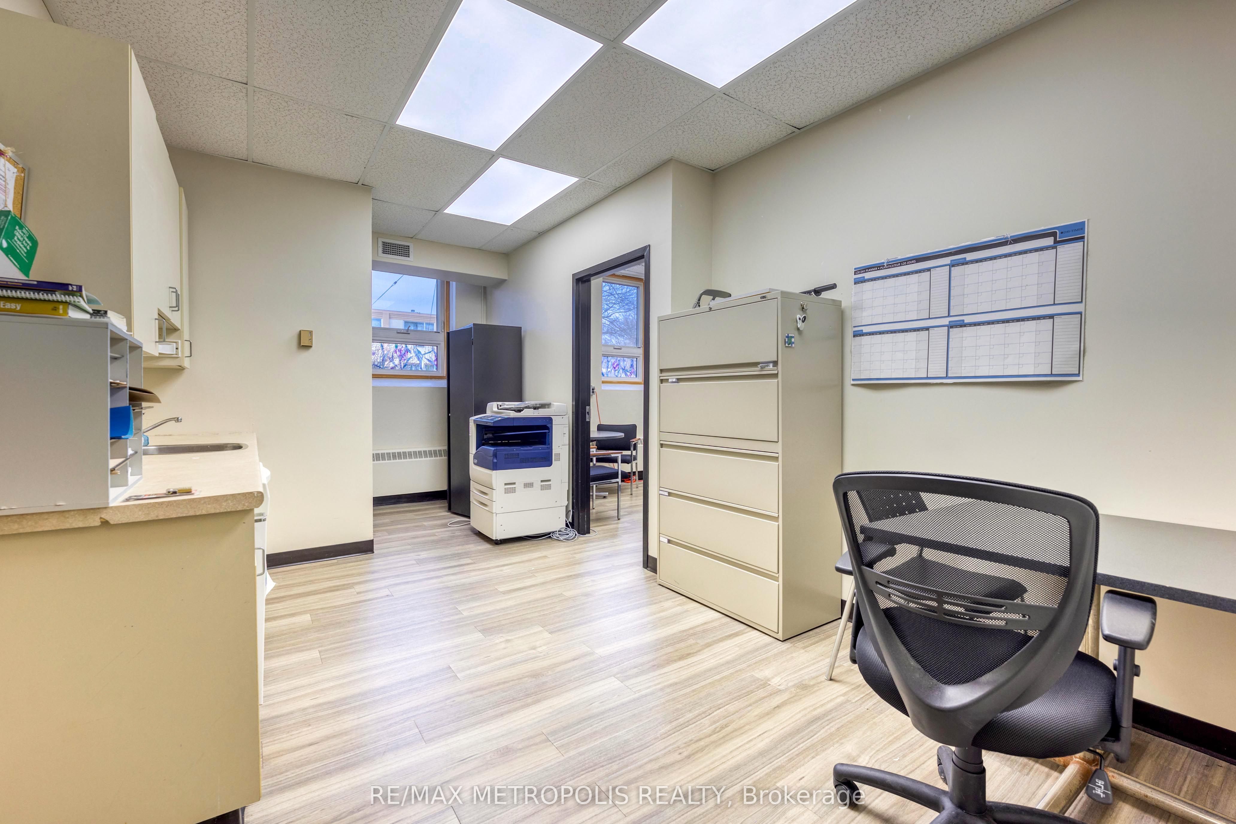 #b Upper - 109 Durand Street Property Photo 29