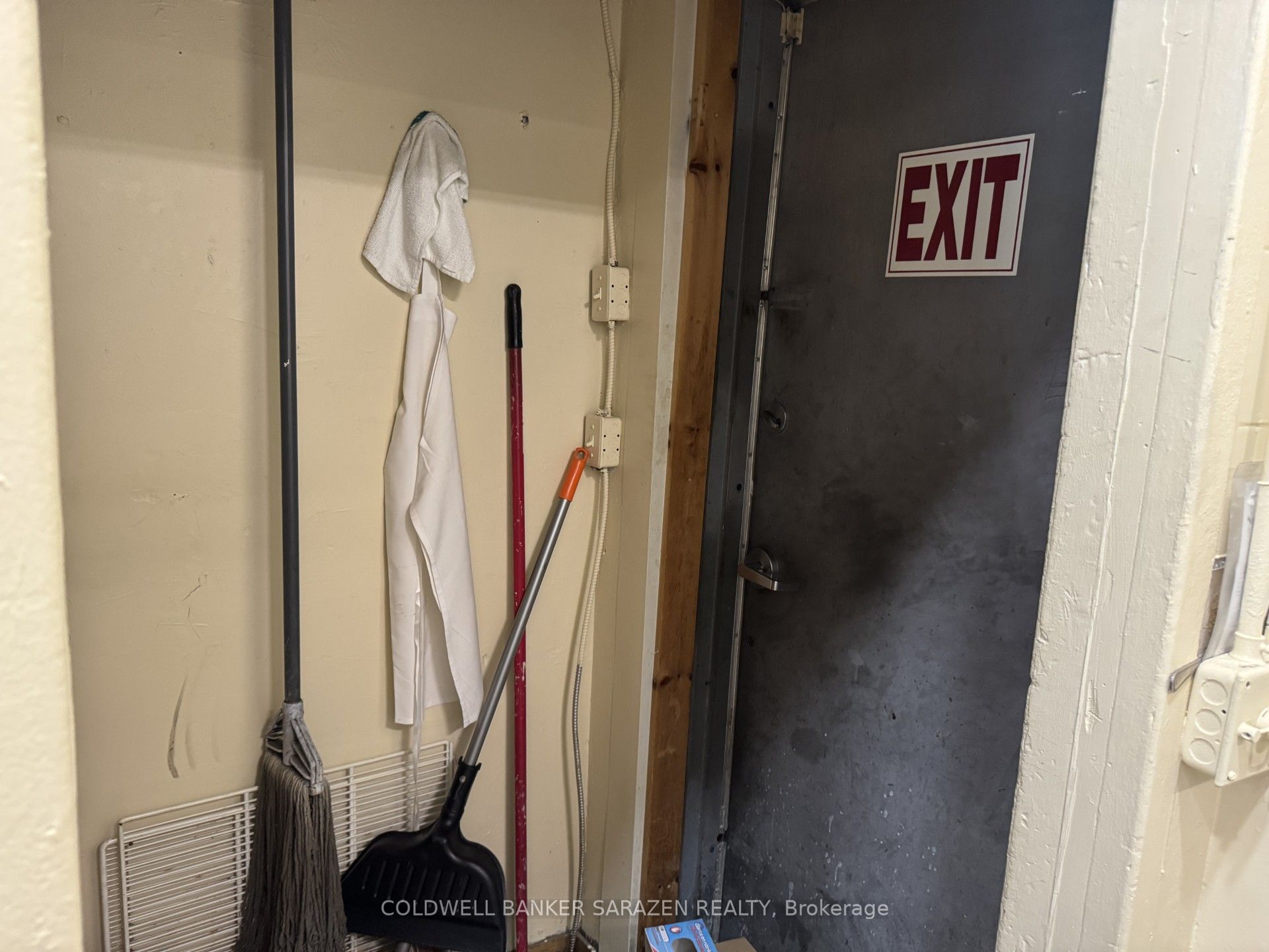 1105 Cobden Road Property Photo 8